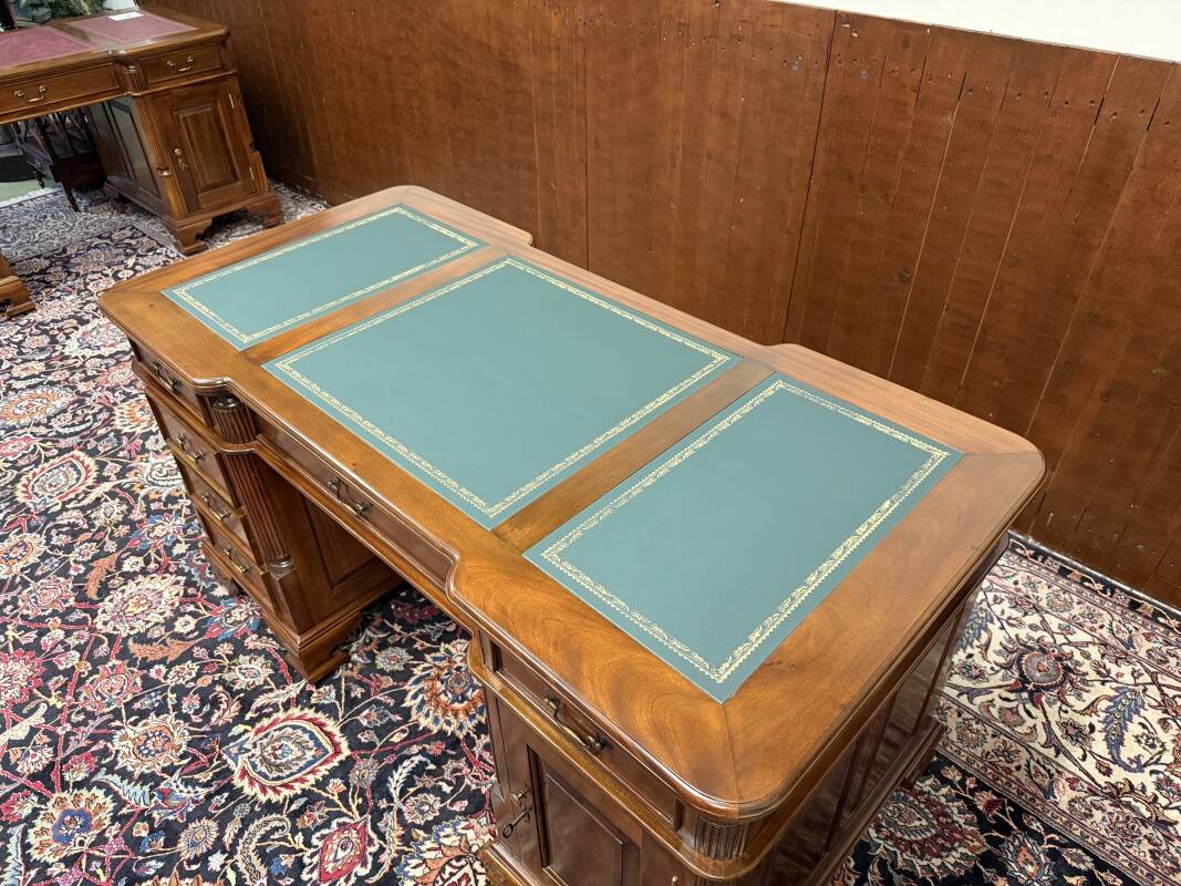 Bureau classique en cuir vert Partnerdesk
