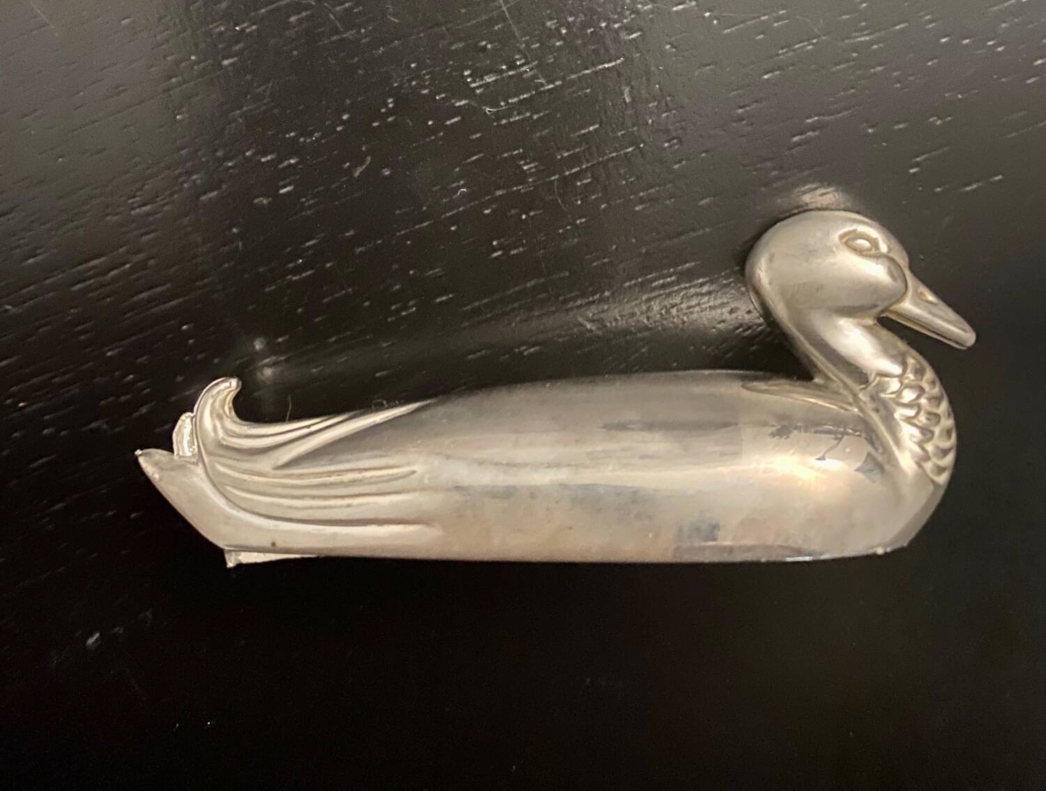 6 different animal knife holders, made of metal