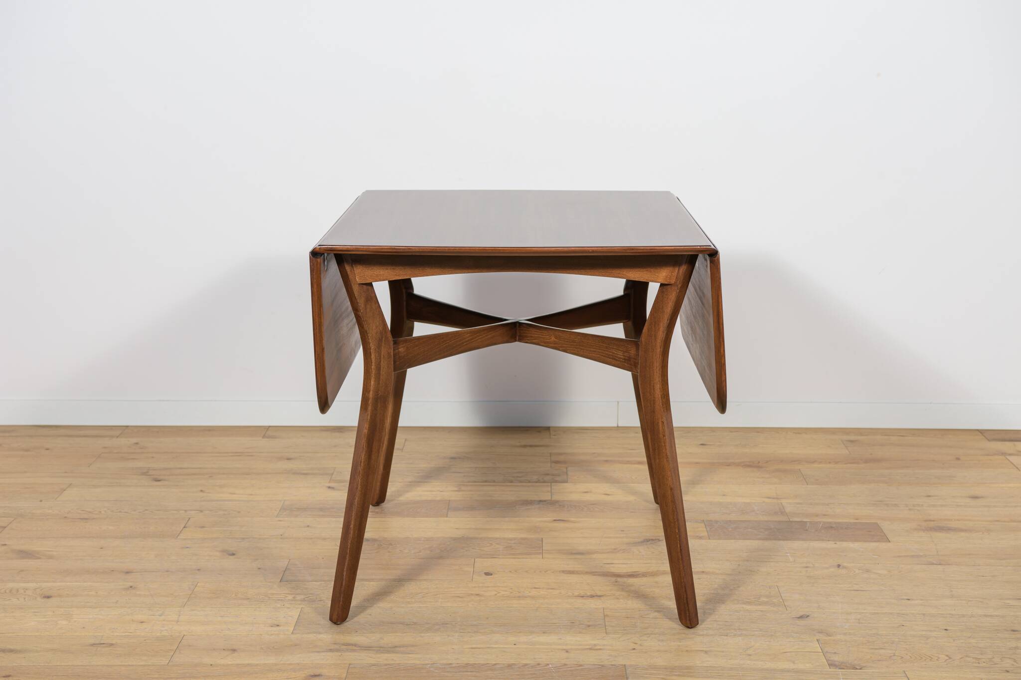 Table à manger papillon des années 50 de G-Plan, Royaume-Uni.