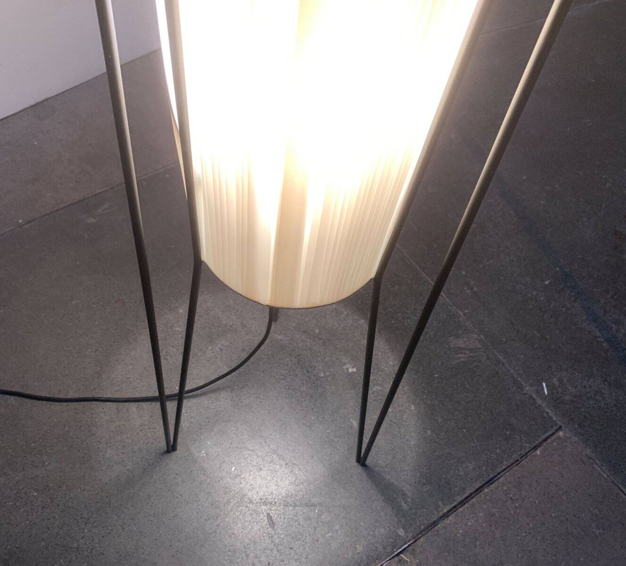 Mid-century German minimalist floor lamp by Hesse Leuchten, 1960s.