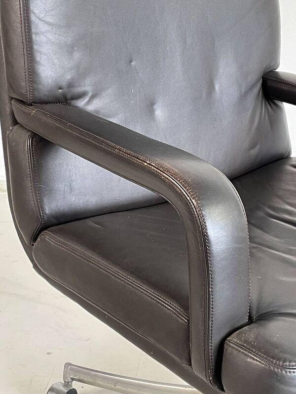 Fauteuil en cuir Mobilier International, 1970