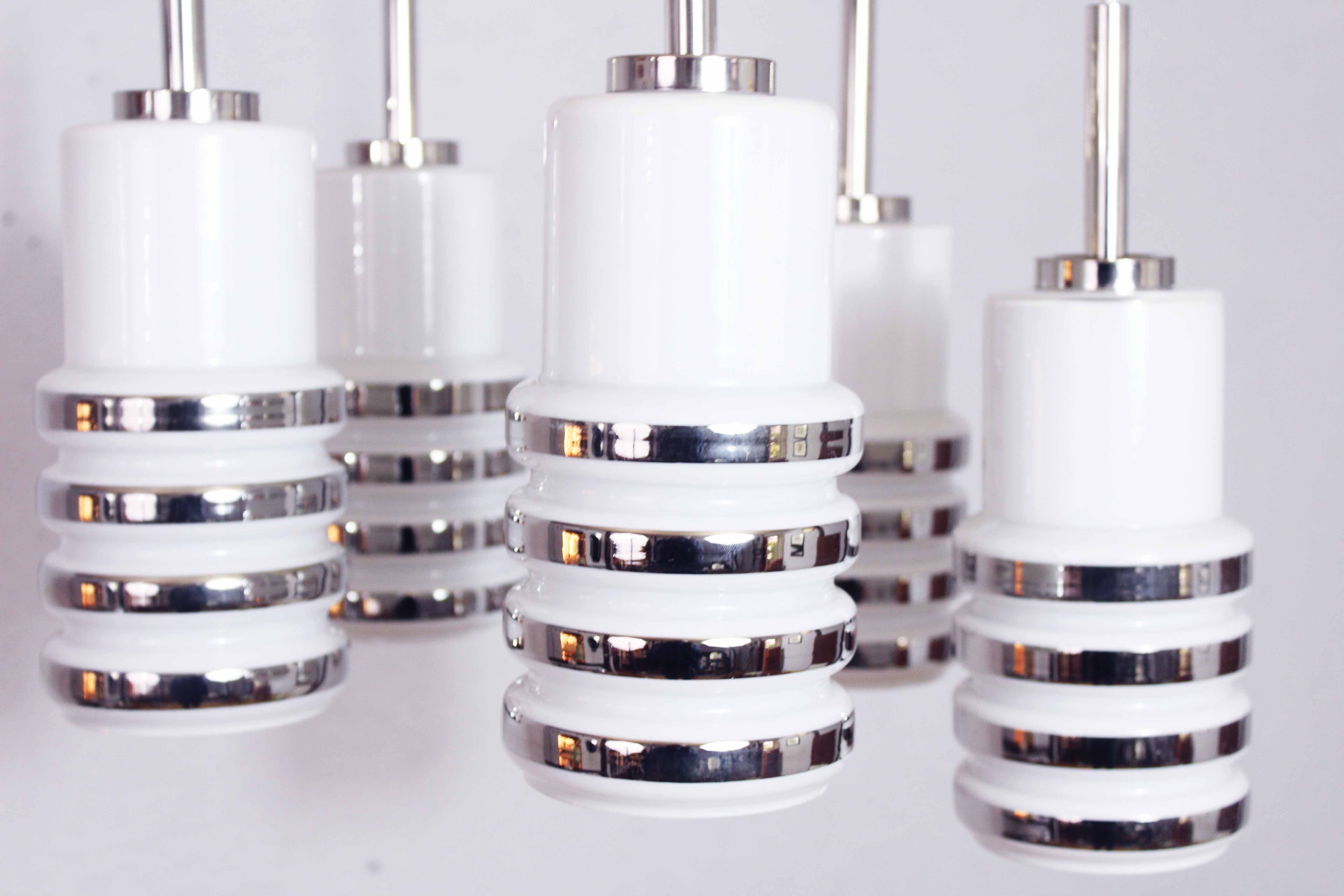 Waterfall suspension in glass and chromed metal