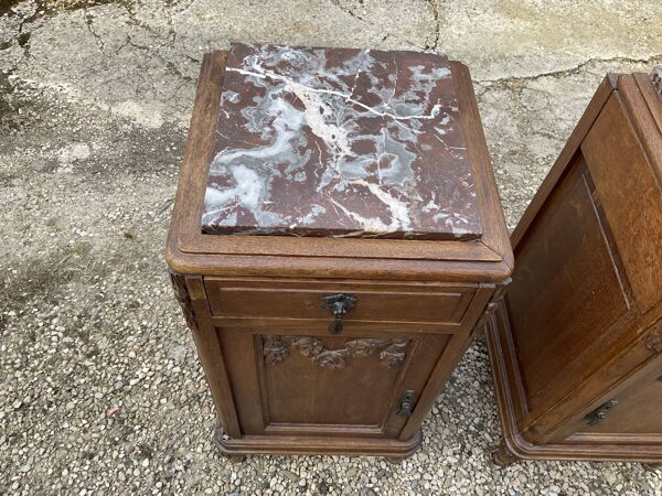 2 tables de chevets.