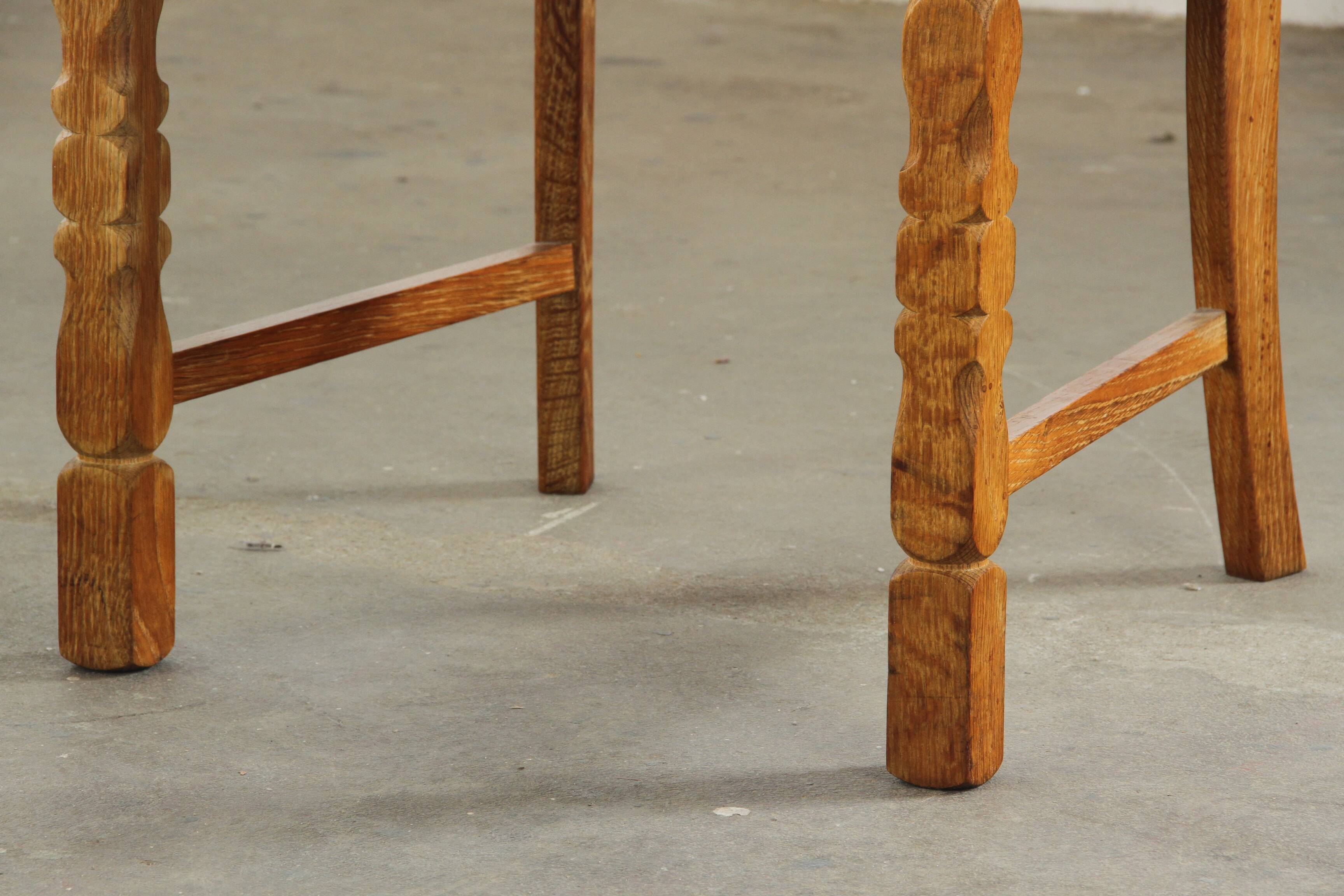 Chaises de salle à manger en chêne danois brutaliste des années 1960 dans le style de H. Kjærnulf
