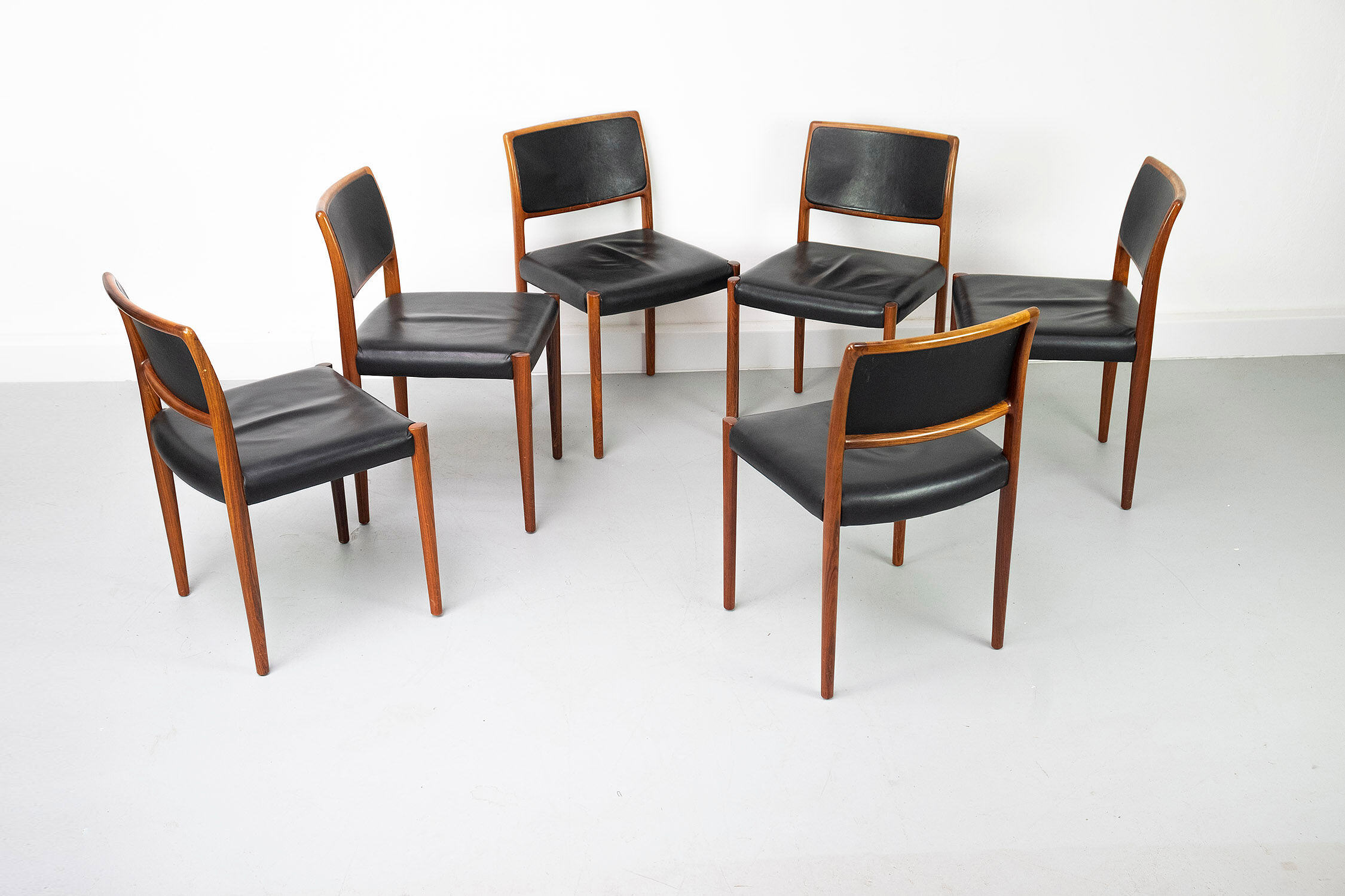 Set of 6 wooden Dining Chairs with black Leather, 1960