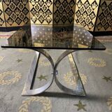 Table basse en métal chromé et verre fumé 1970