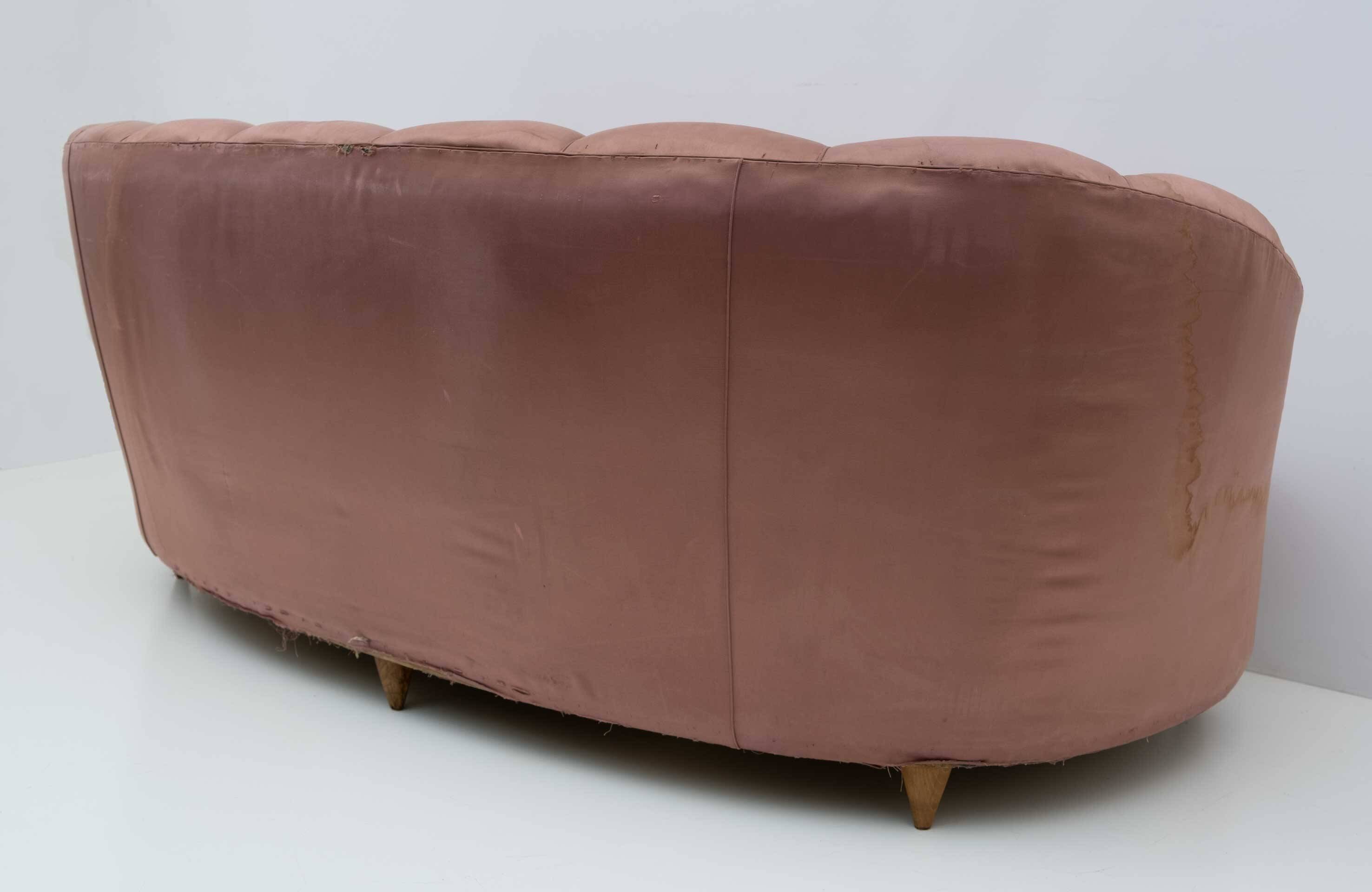 Gio Ponti Mid-Century Modern Rare Italian Curved Sofa "Casa E Giardino" 30