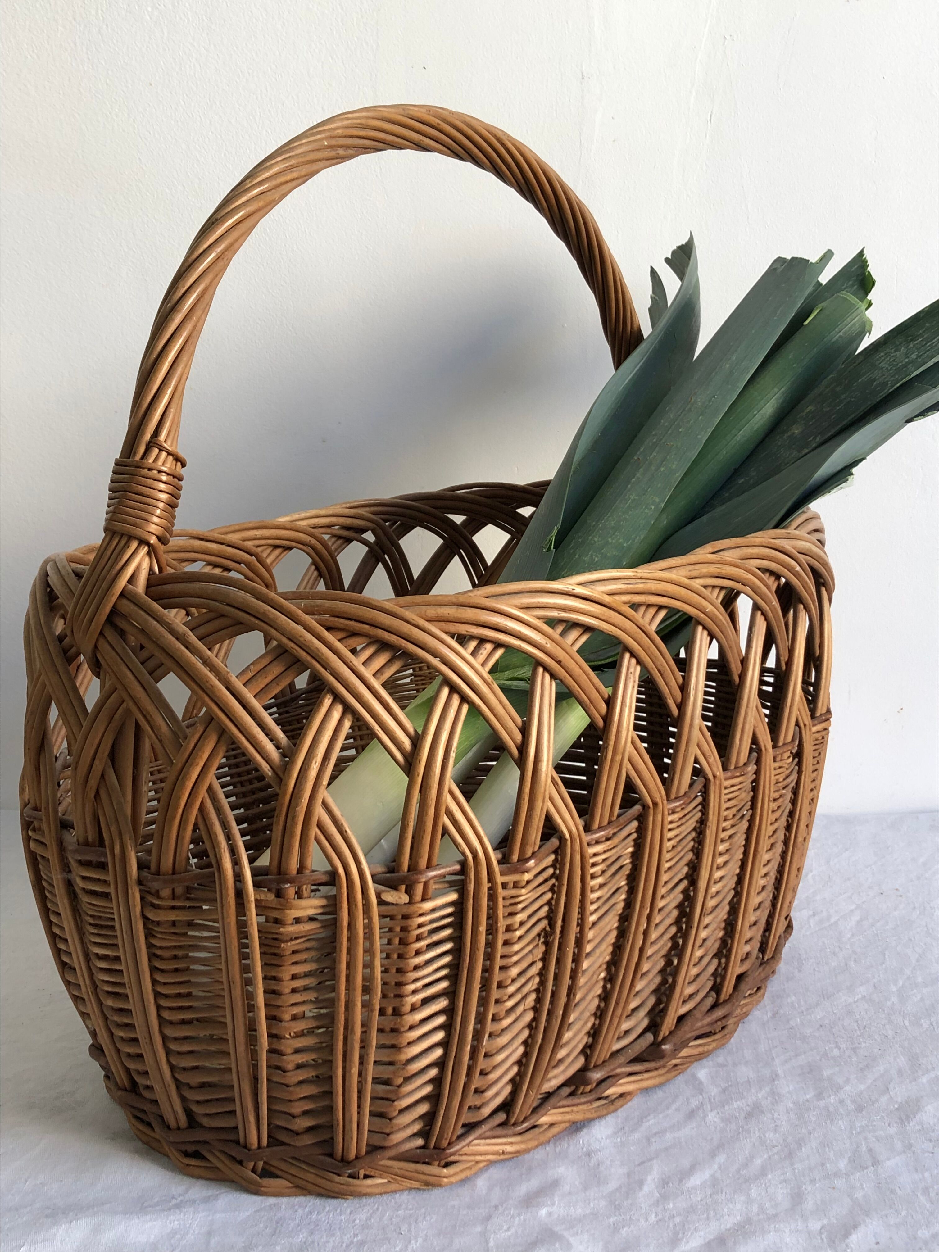 Braided wicker basket