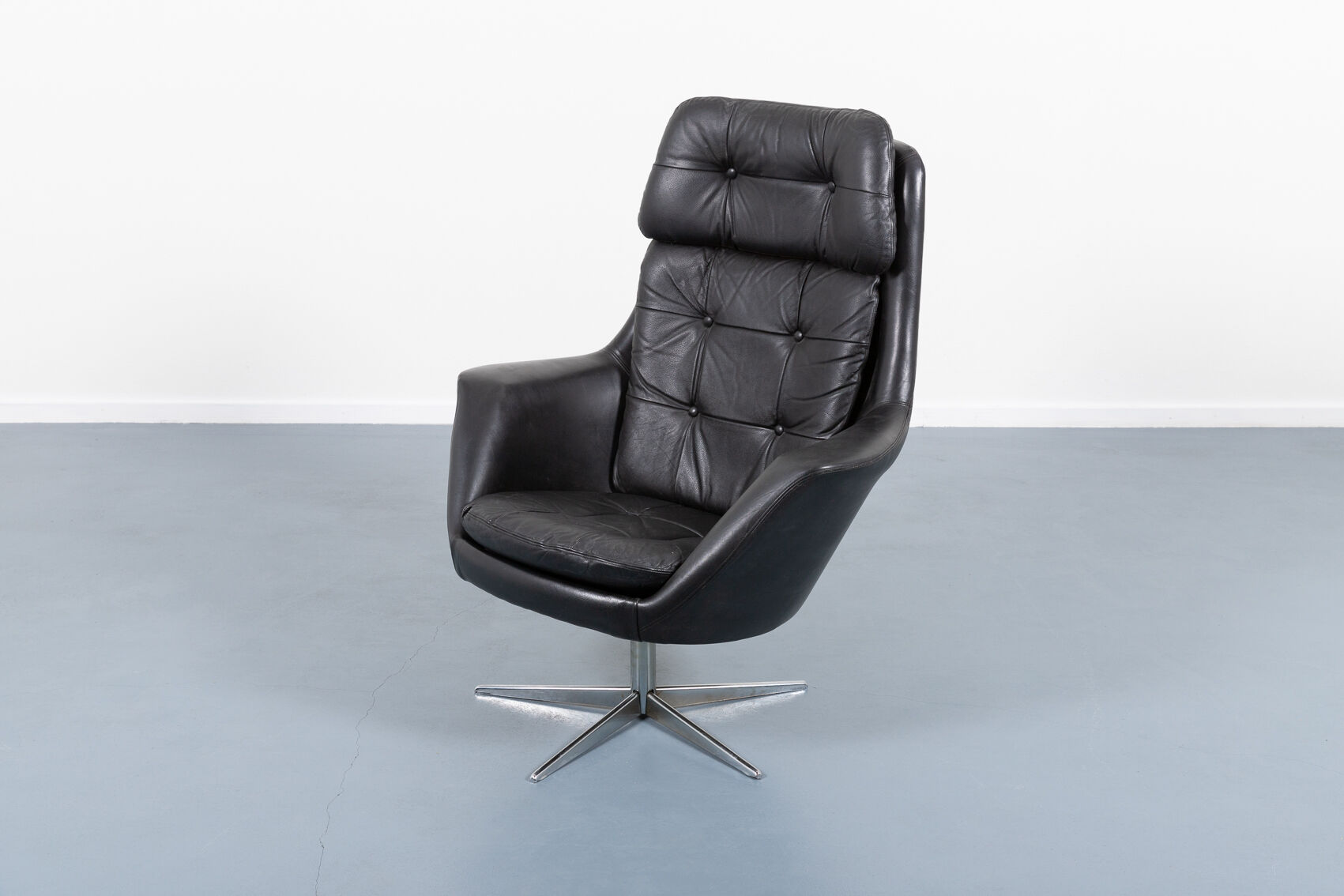 Danish Vintage Swivel Lounge Chair by Henry W. Klein