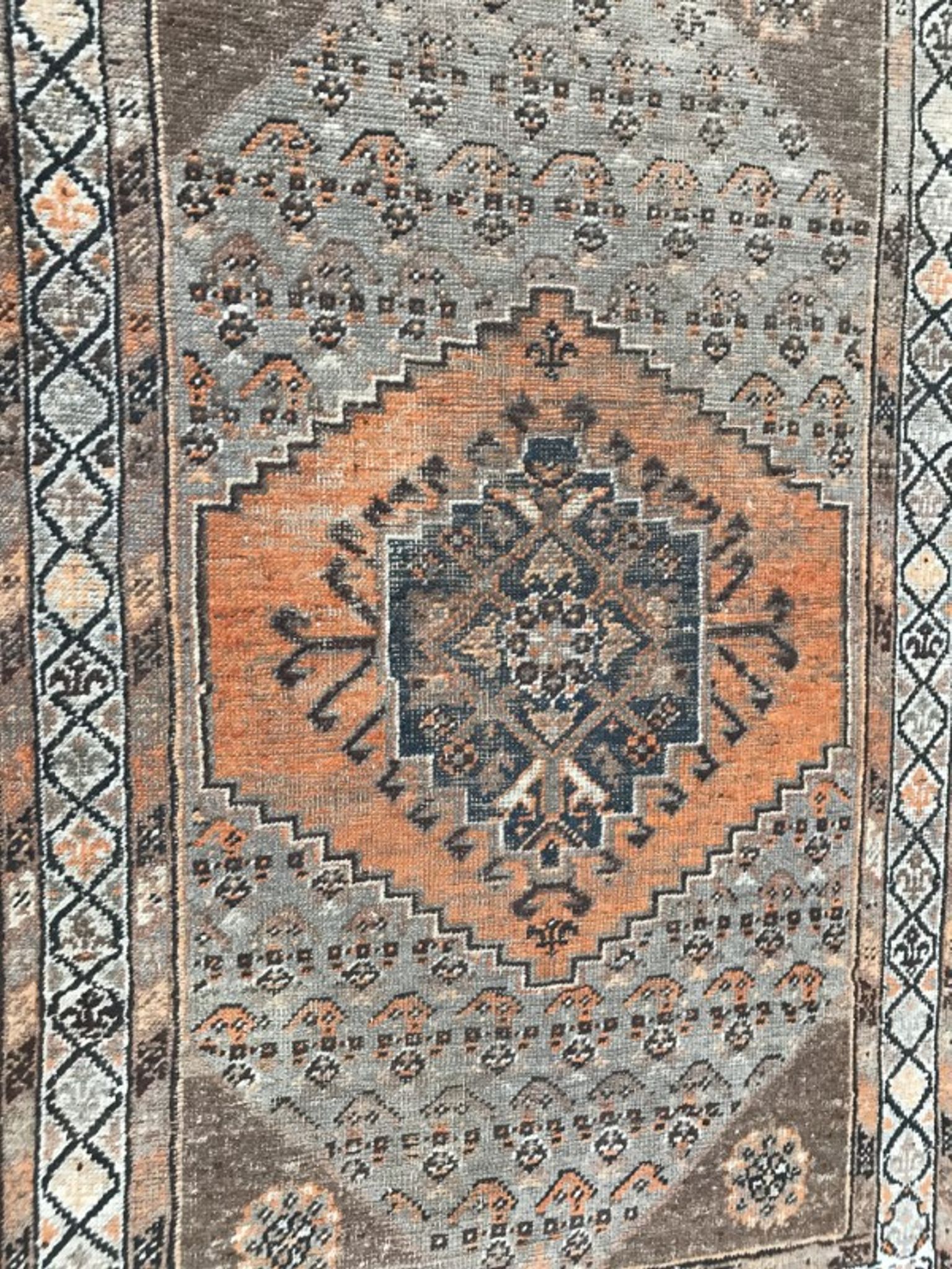 Former carpet persian north western done hand 100 x 162 cm