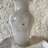 Vase en opaline