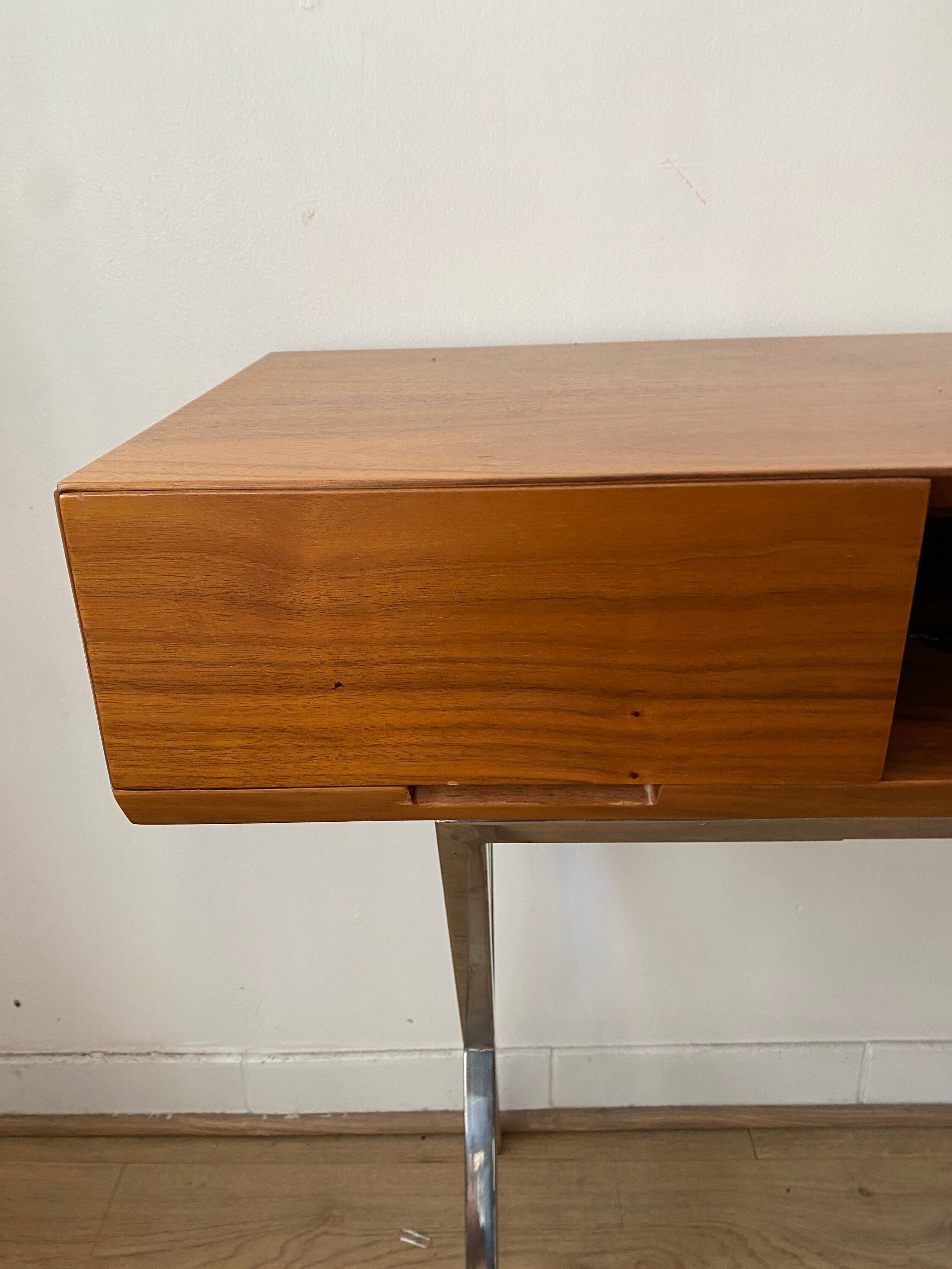 Walnut office design 70s marais international