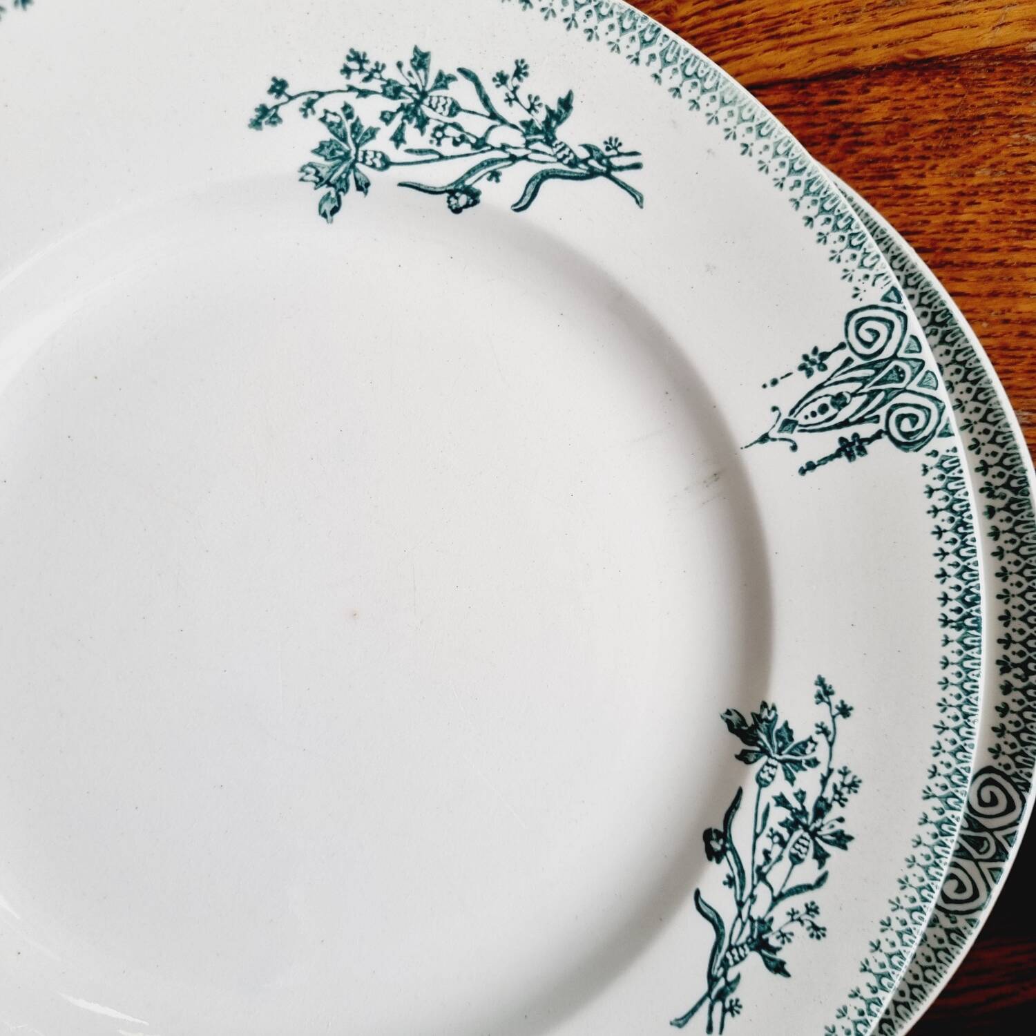 Set of 12 flat plates with slight defects Saint Amand 1932