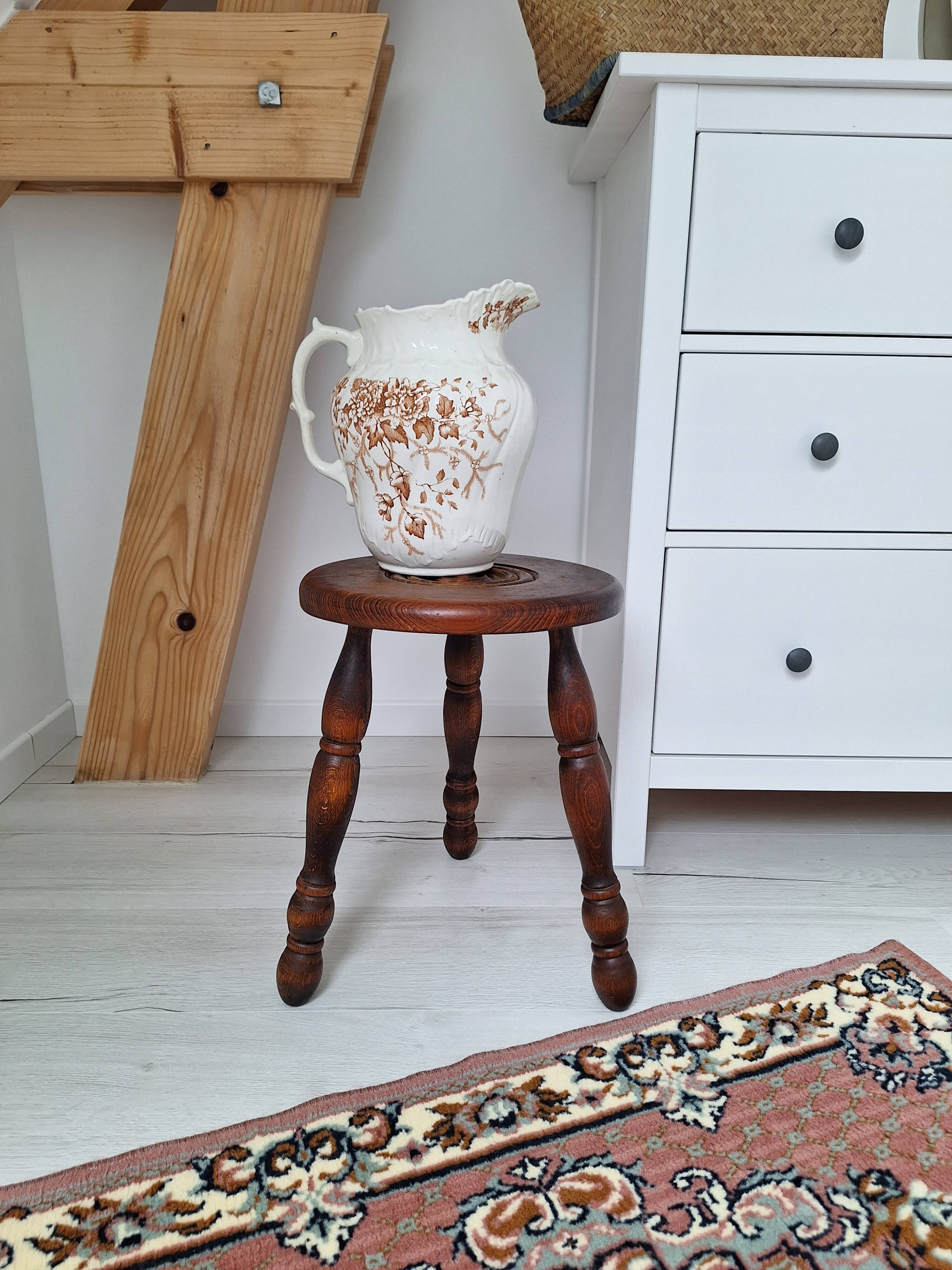 Vintage tripod stool