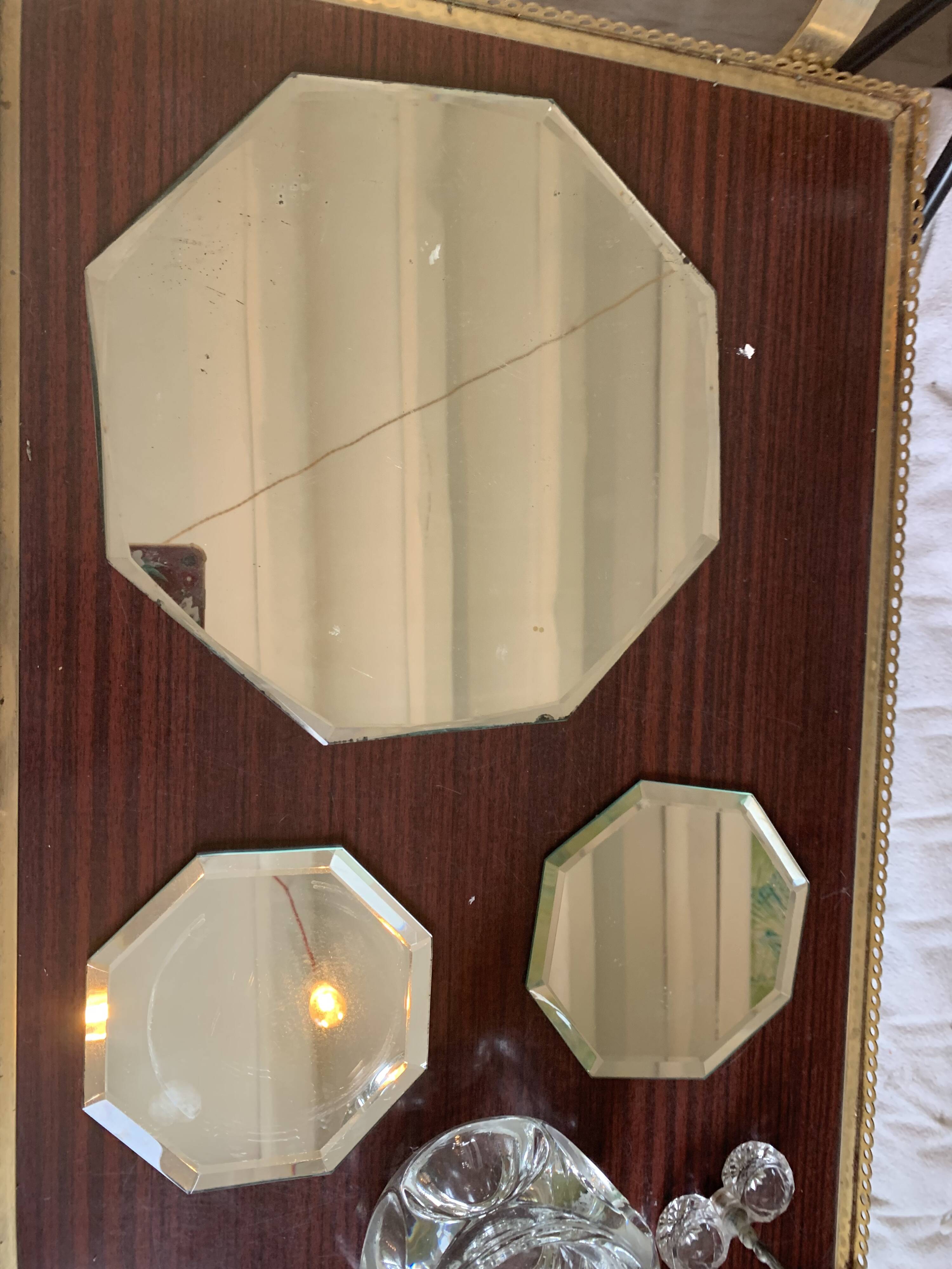Centerpiece and two coasters in old beveled mirror, art deco
