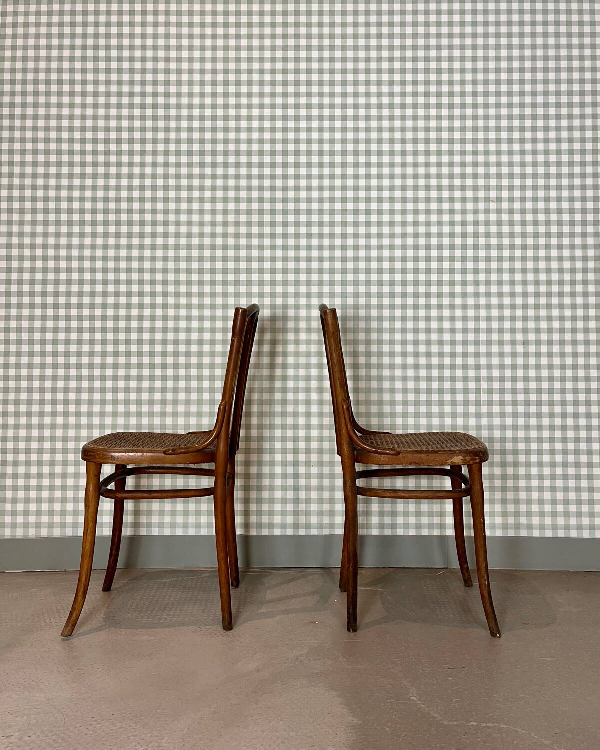 Paire de chaises Thonet bois et cannage