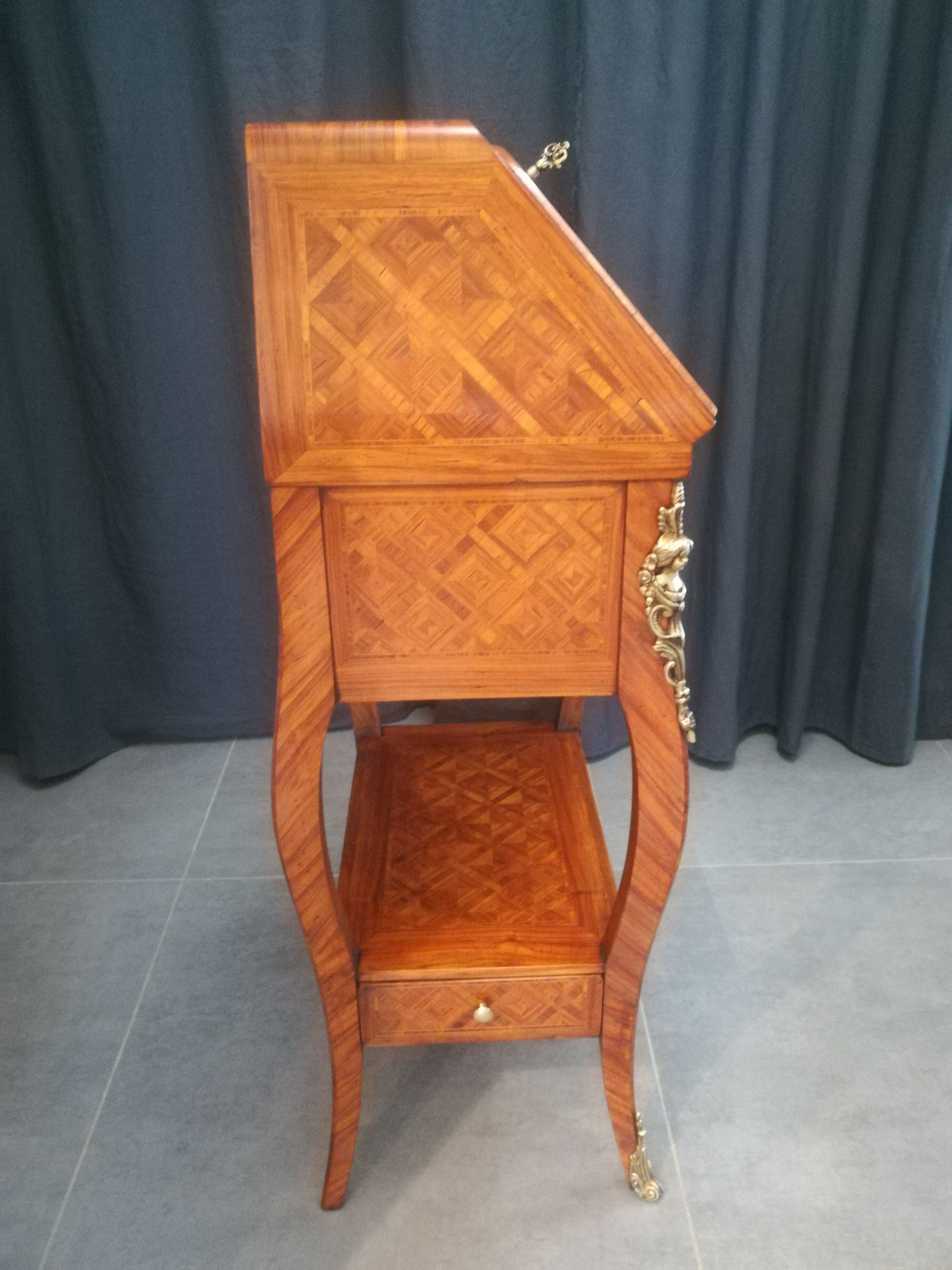 Lady's secretary in marquetry