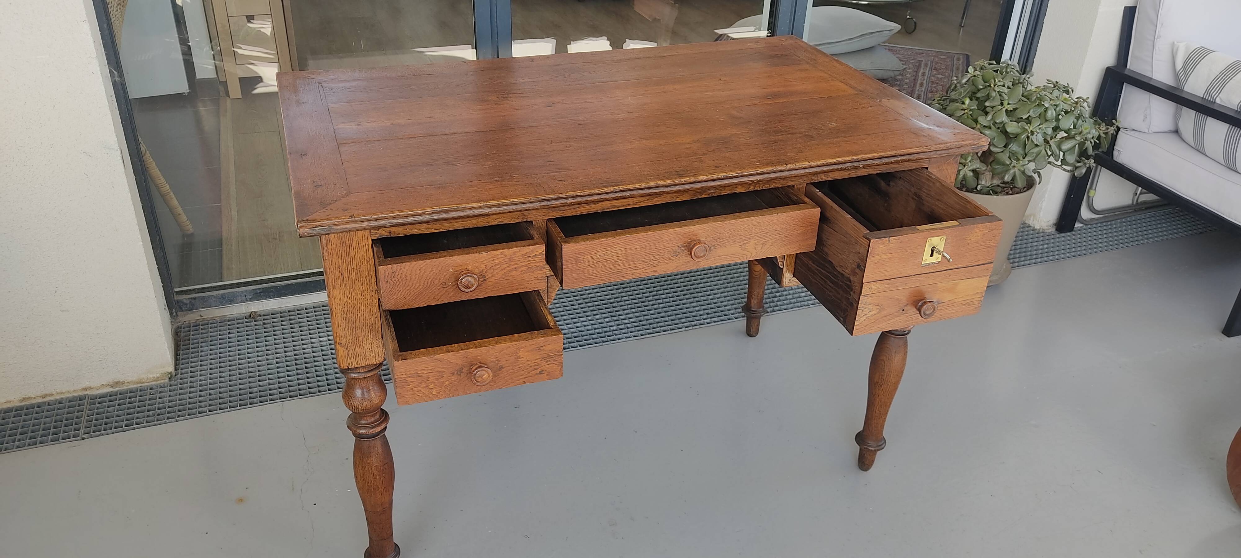 Bureau en bois