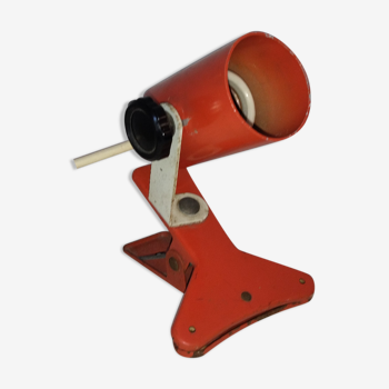 Spot lamp with red clamp