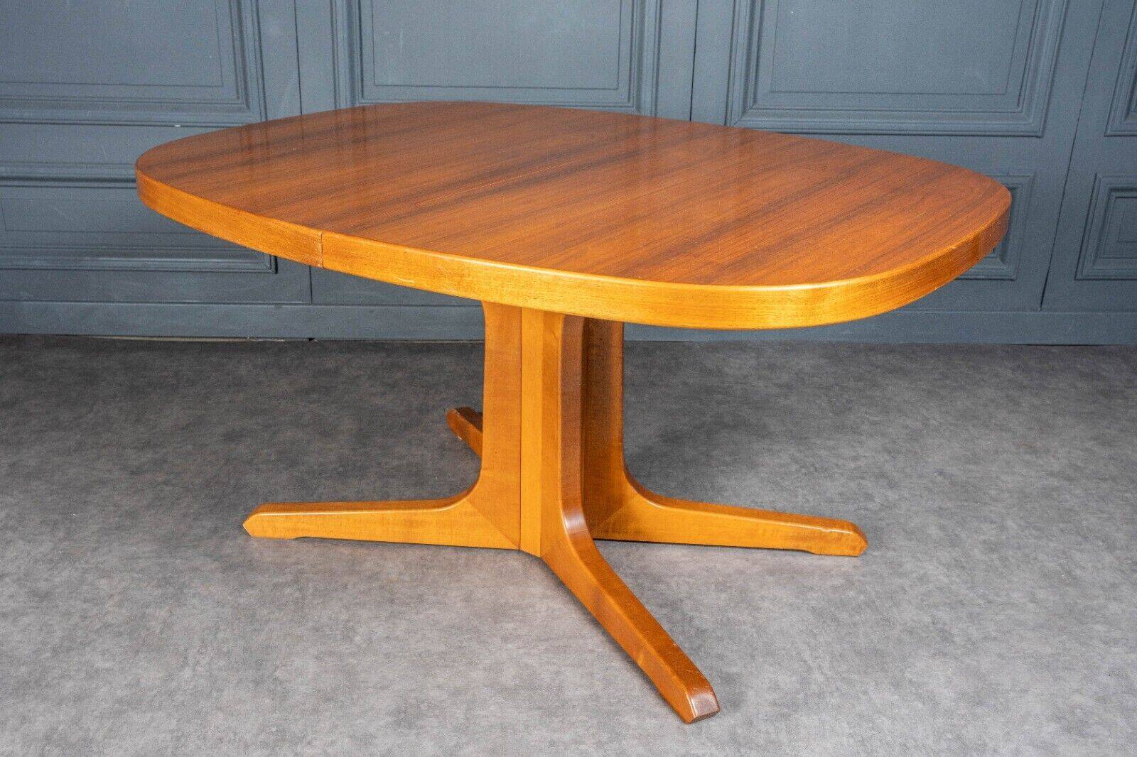 Dining room table with extensions French work 1970