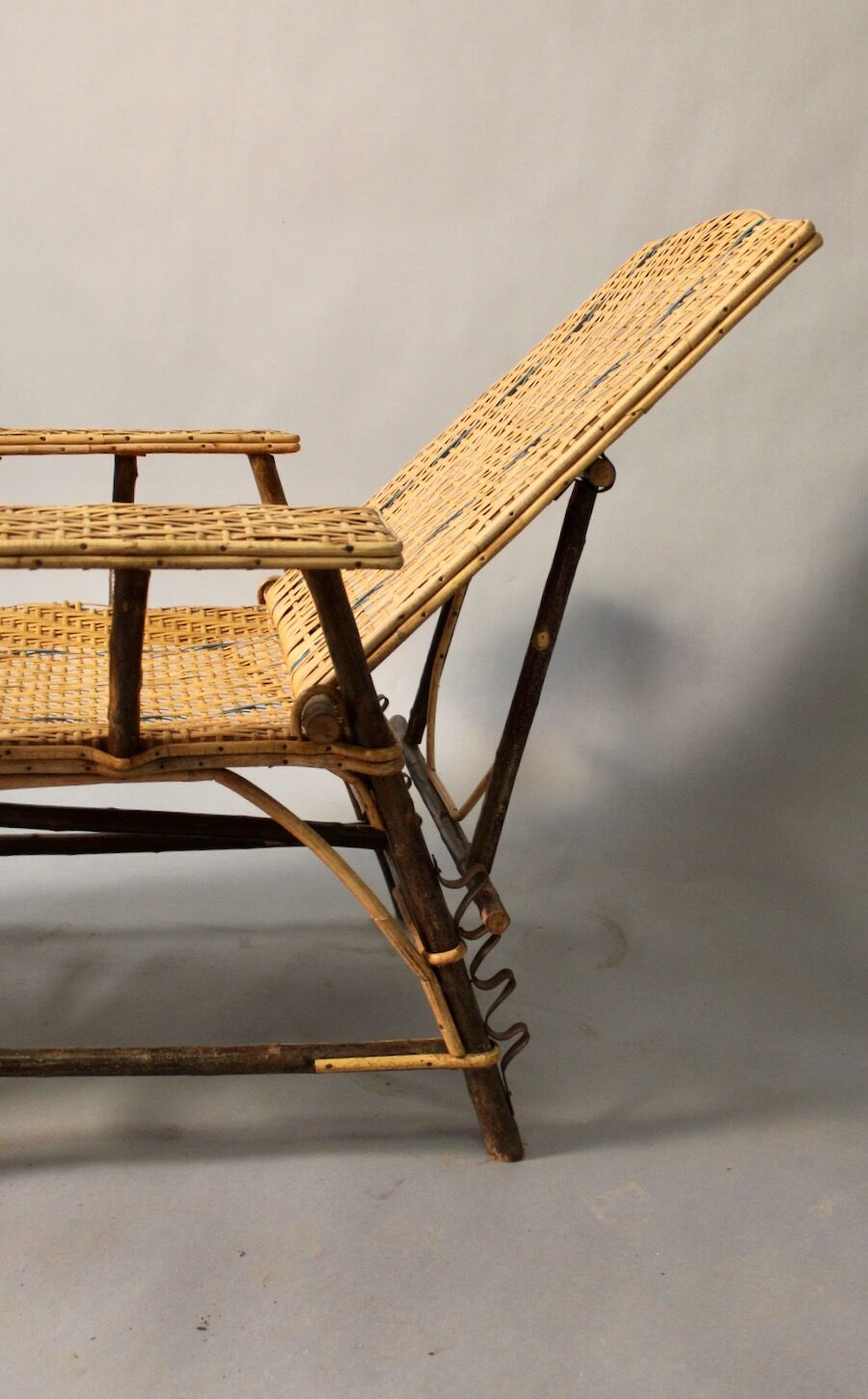 Folding rattan chaise longue 1900