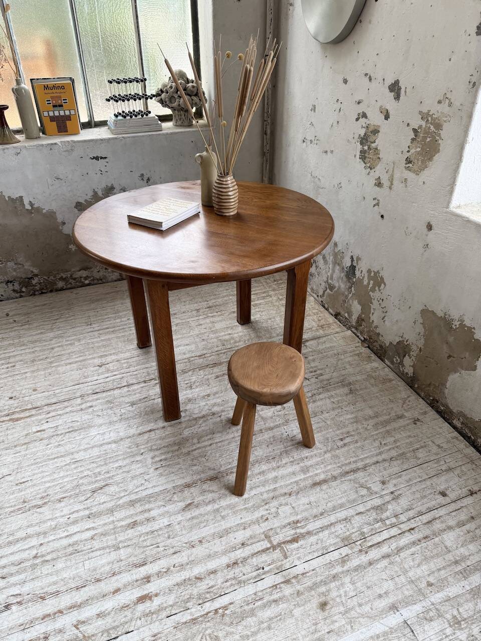 Round oak table 1950