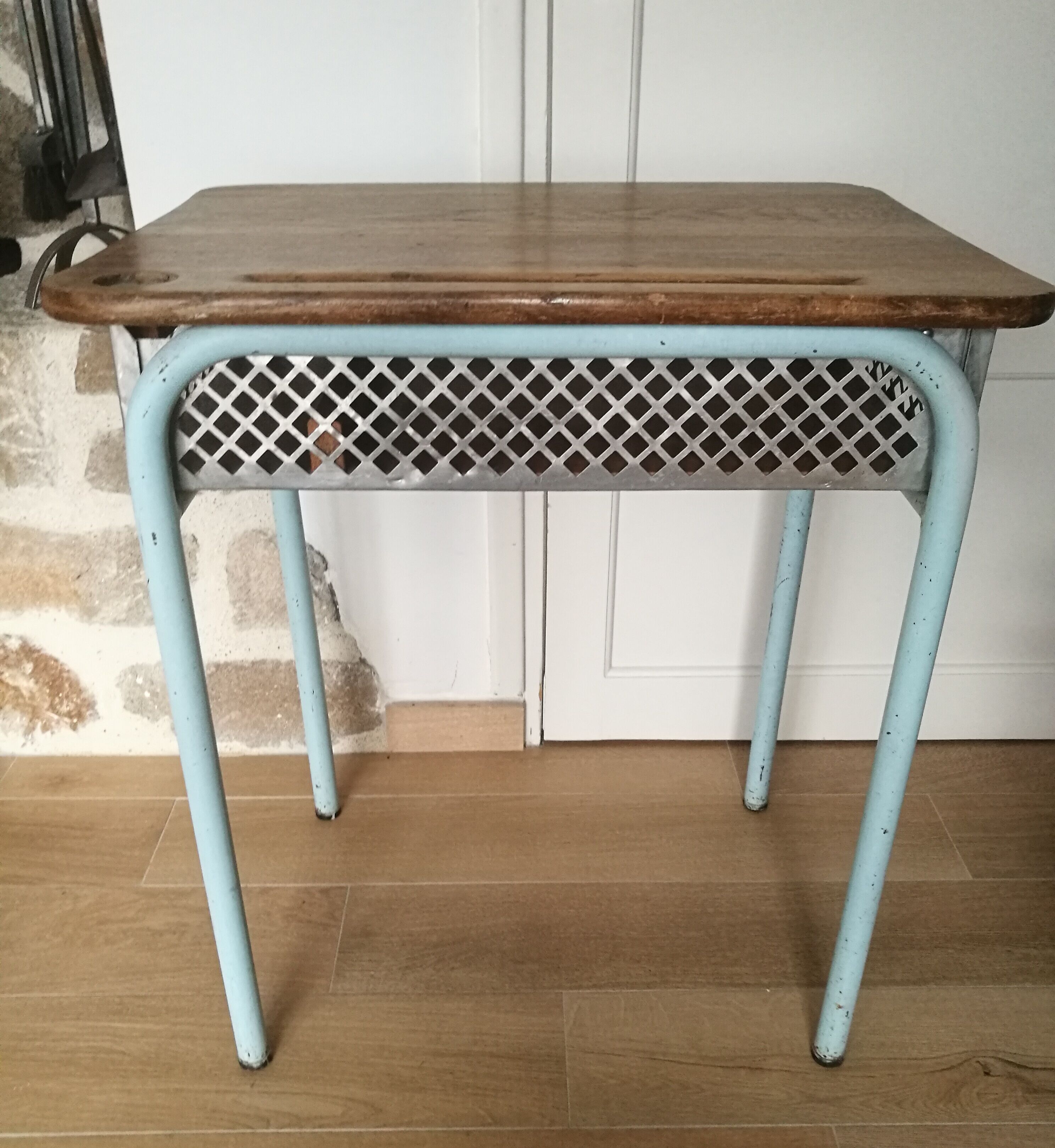 School writing desk