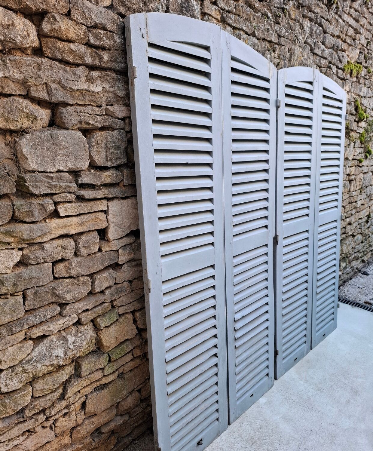 Louvered shutters