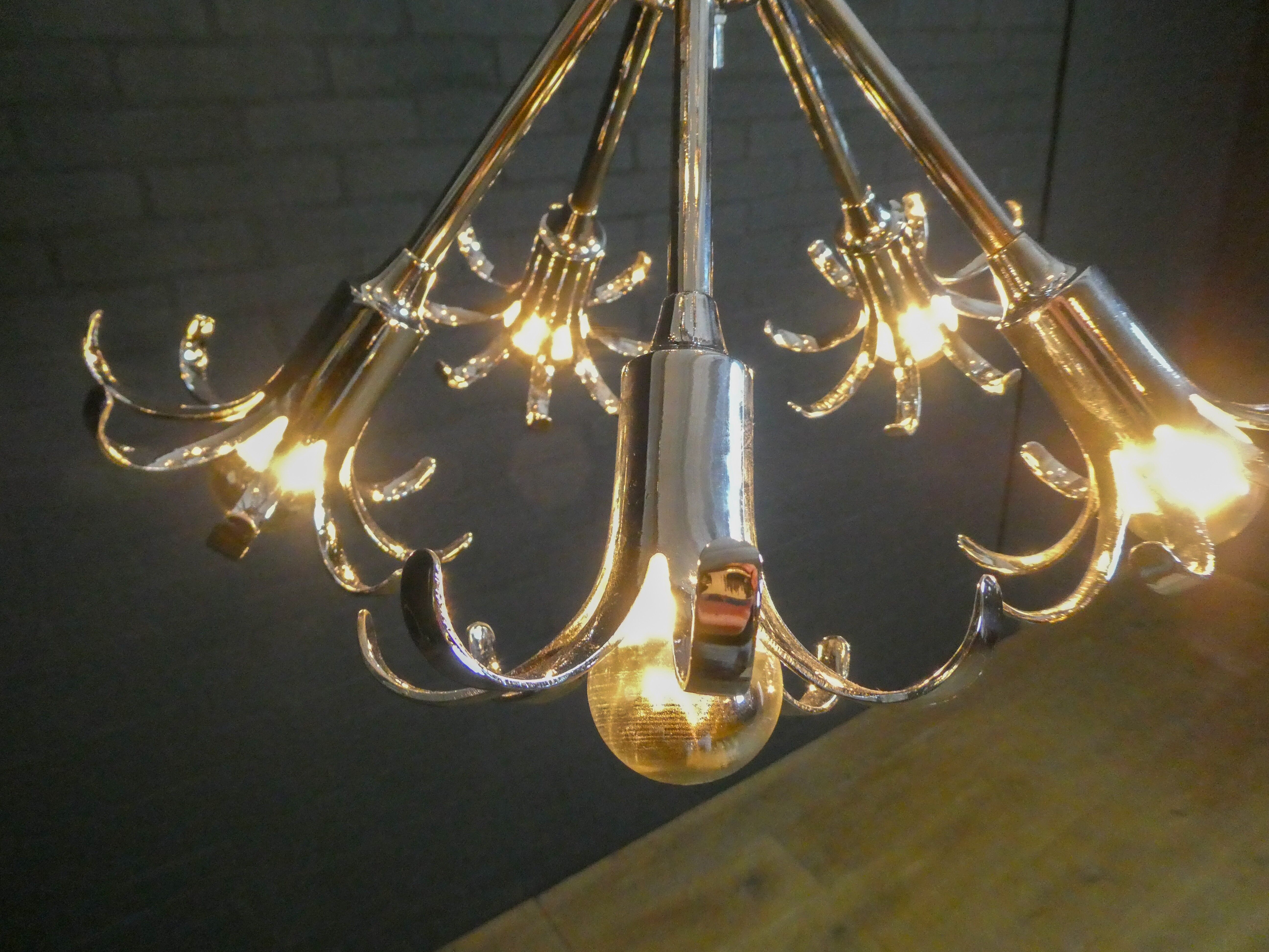 Modern hanging lamp 'Sputnik flowers'