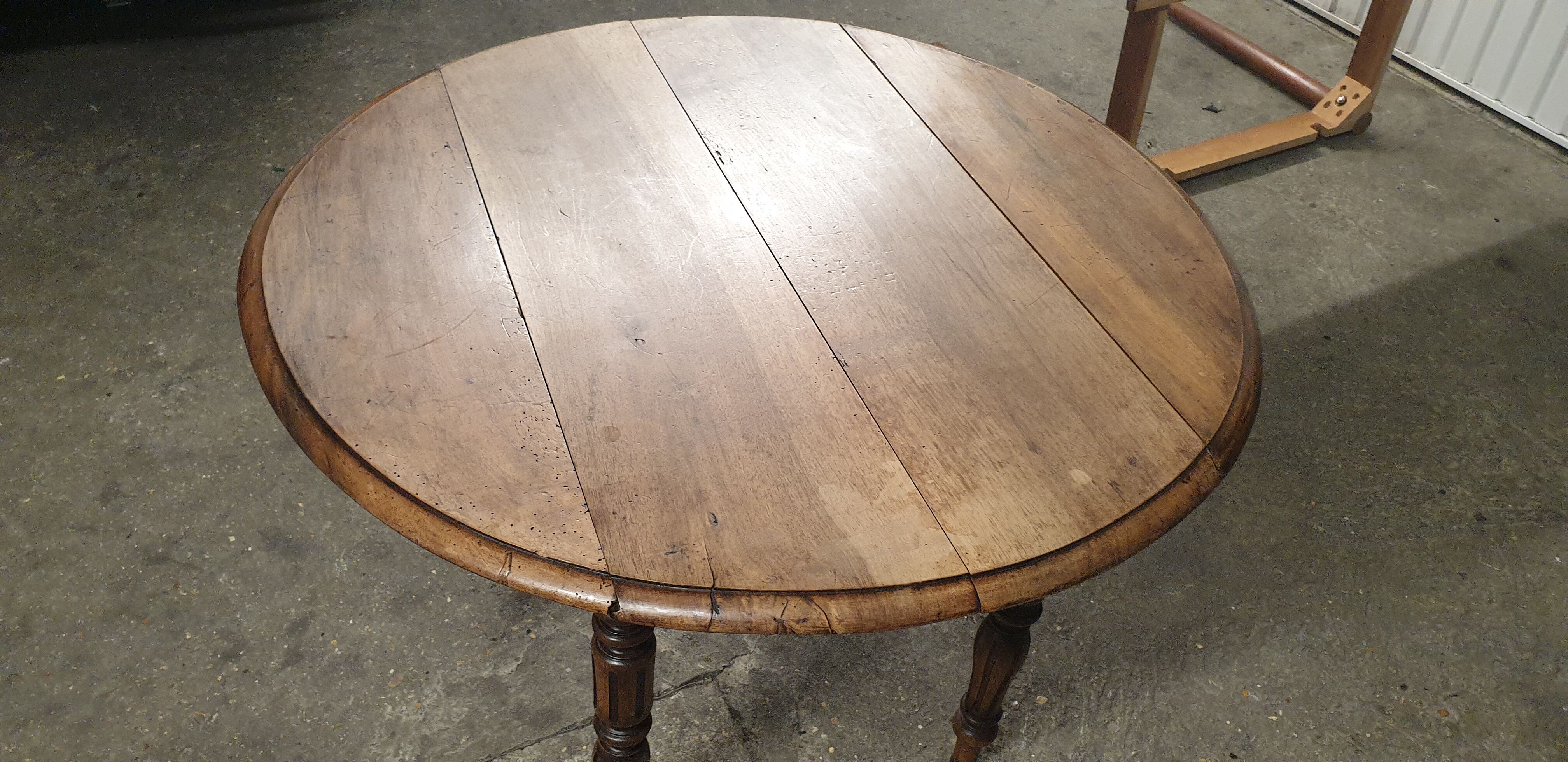 Dining table louis Philippe noyer