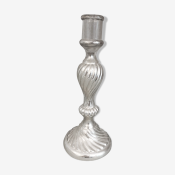 Glare-defying glass candlestick