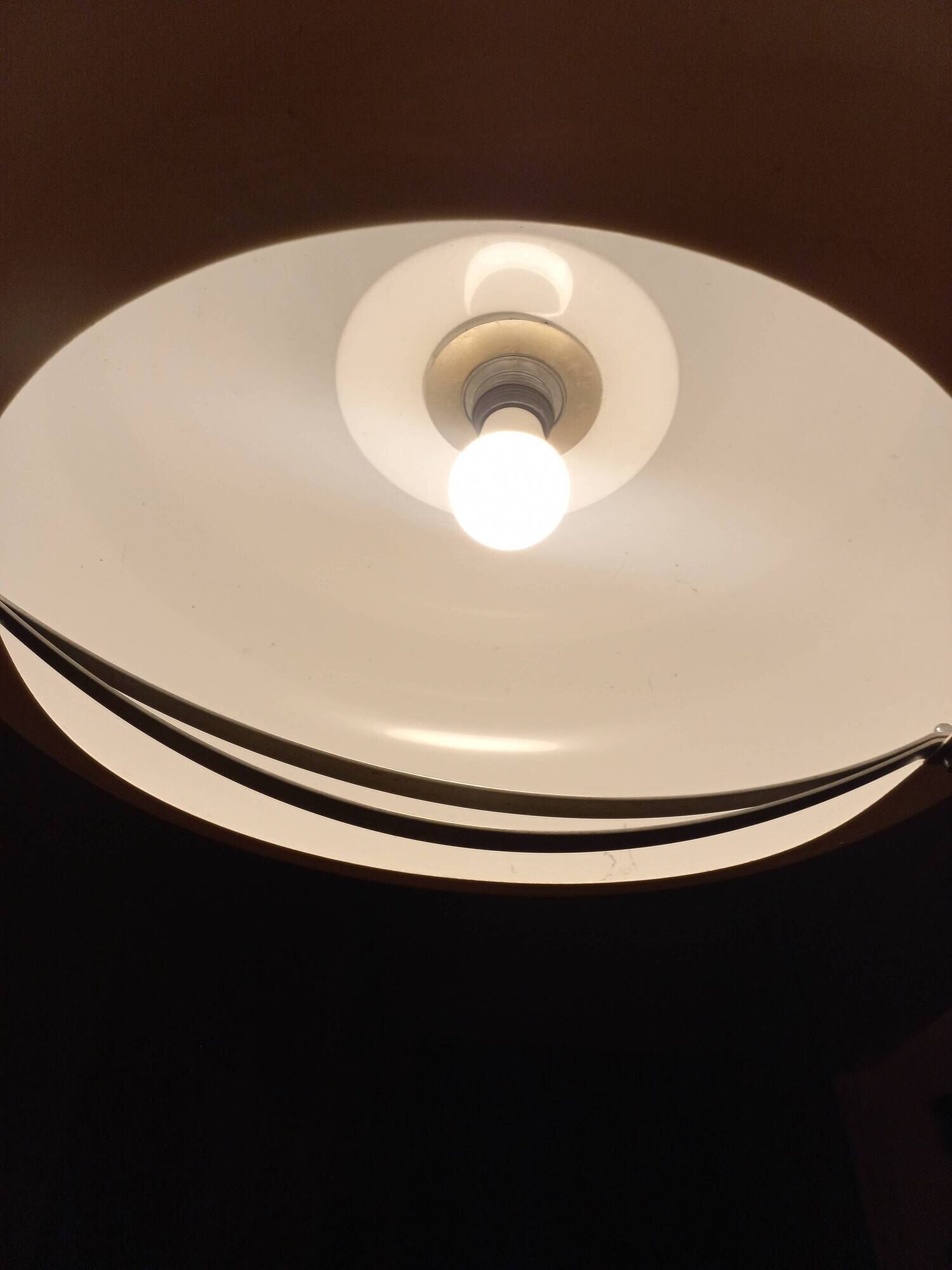 Suspension design italien space age en methacrylate des années 70