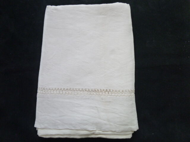 Antique linen sheet with a strip of embroidery with flanges 2.20x 3.20 m