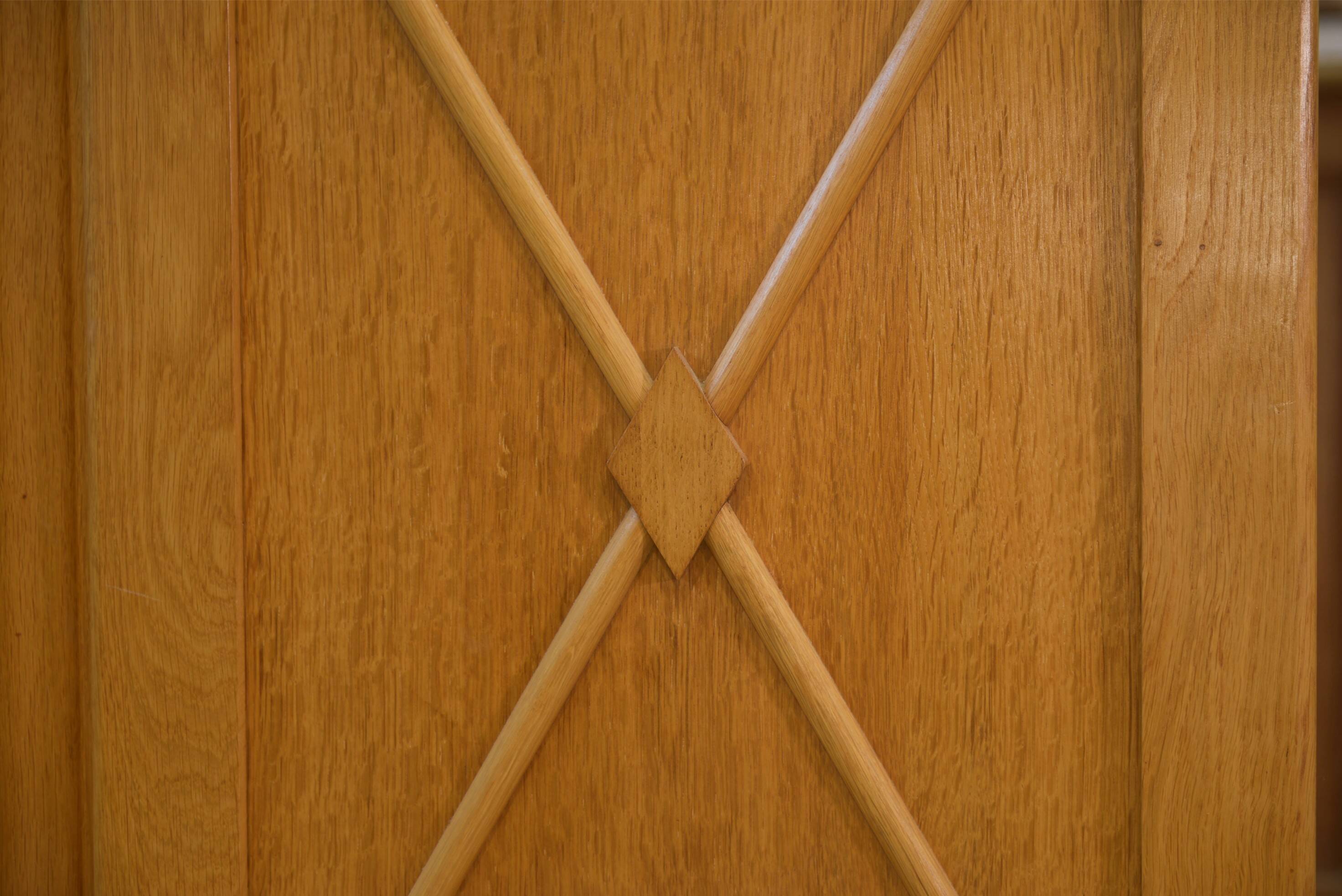 Armoire en chêne glace Saint-Gobain 1960’s