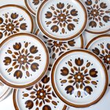 10 assiettes plates en faience
