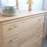 Oak chest of drawers