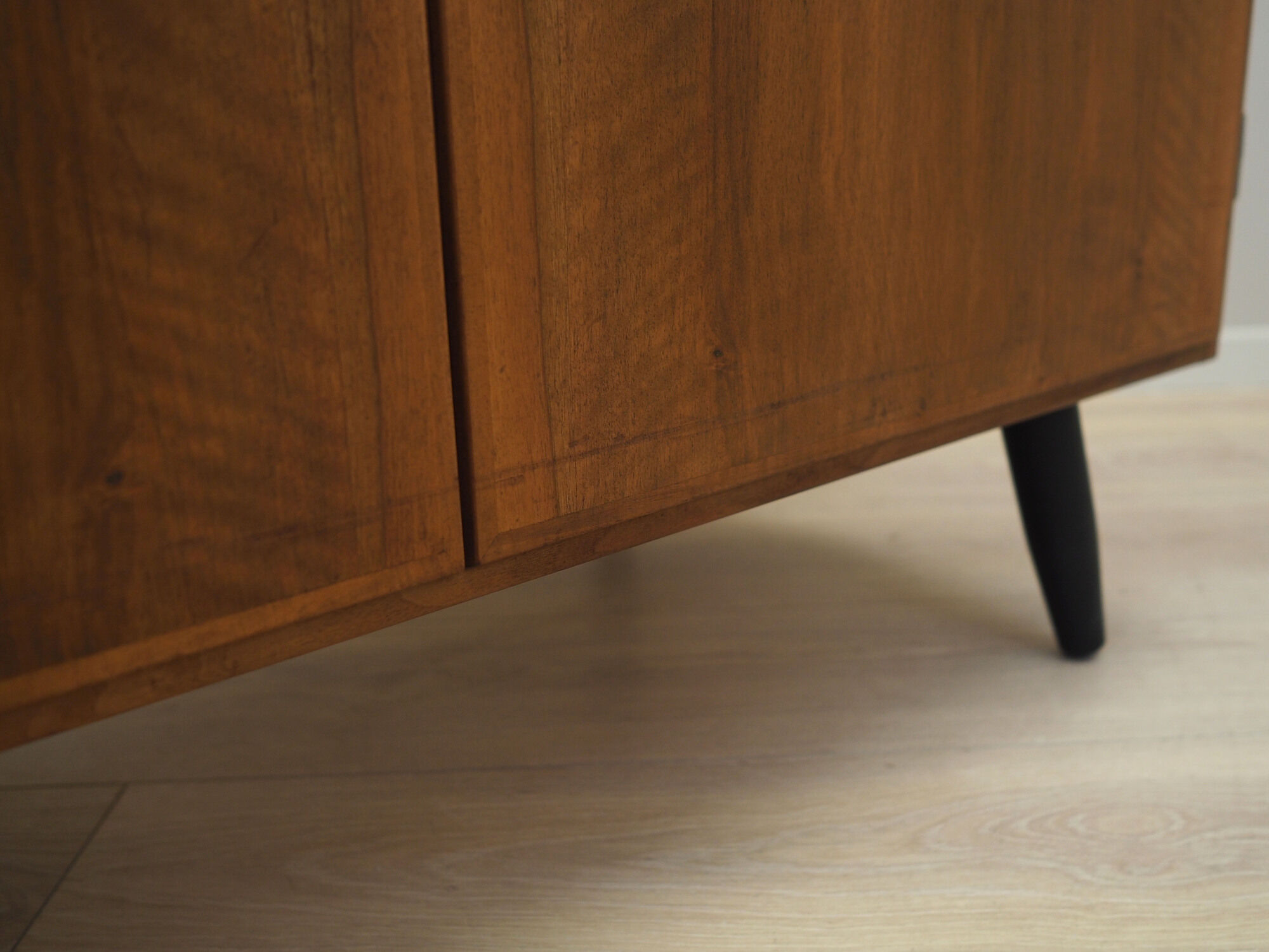 Buffet en noyer, design danois, années 1960, designer Børge Mogensen