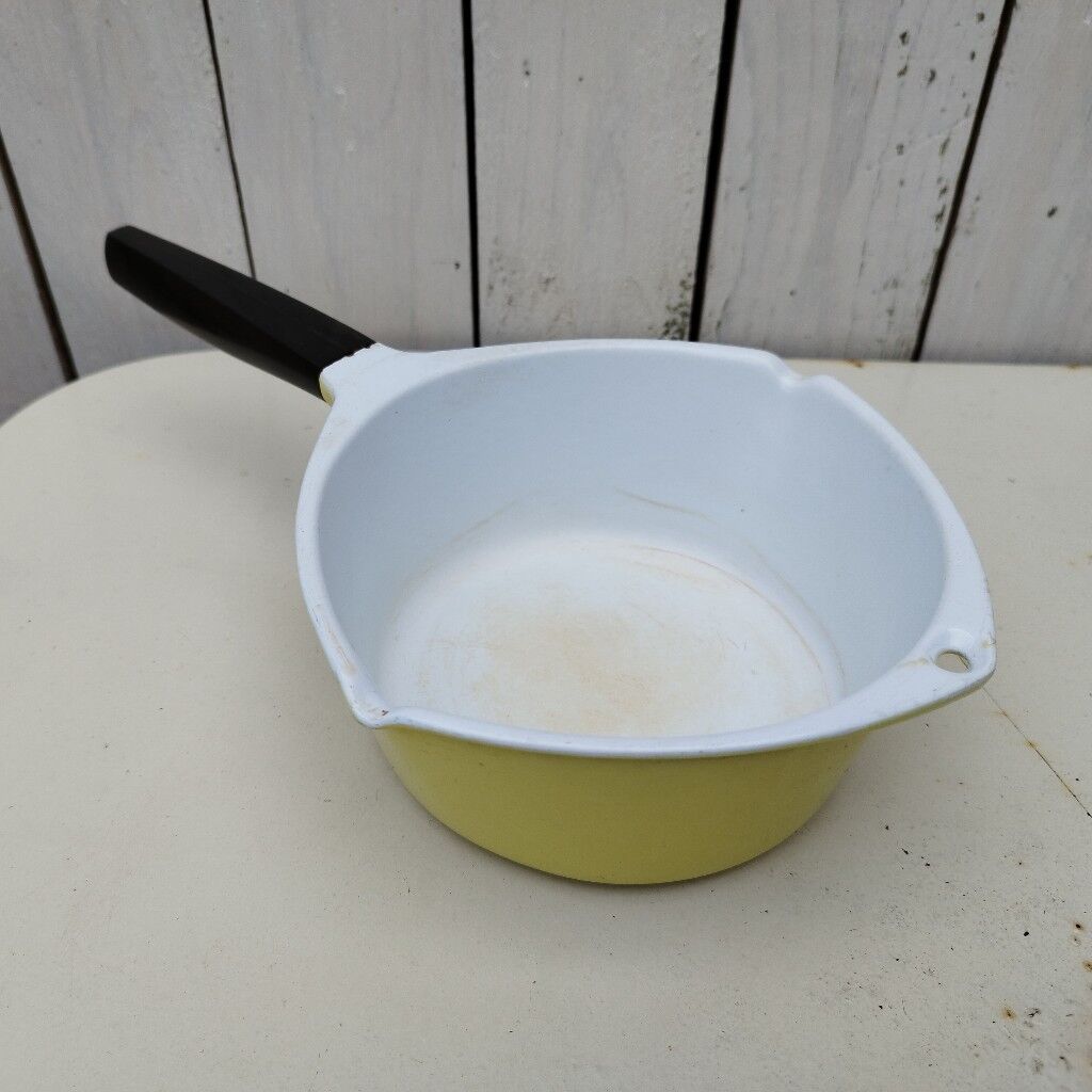 Casserole Le Creuset design Raymond Loewy