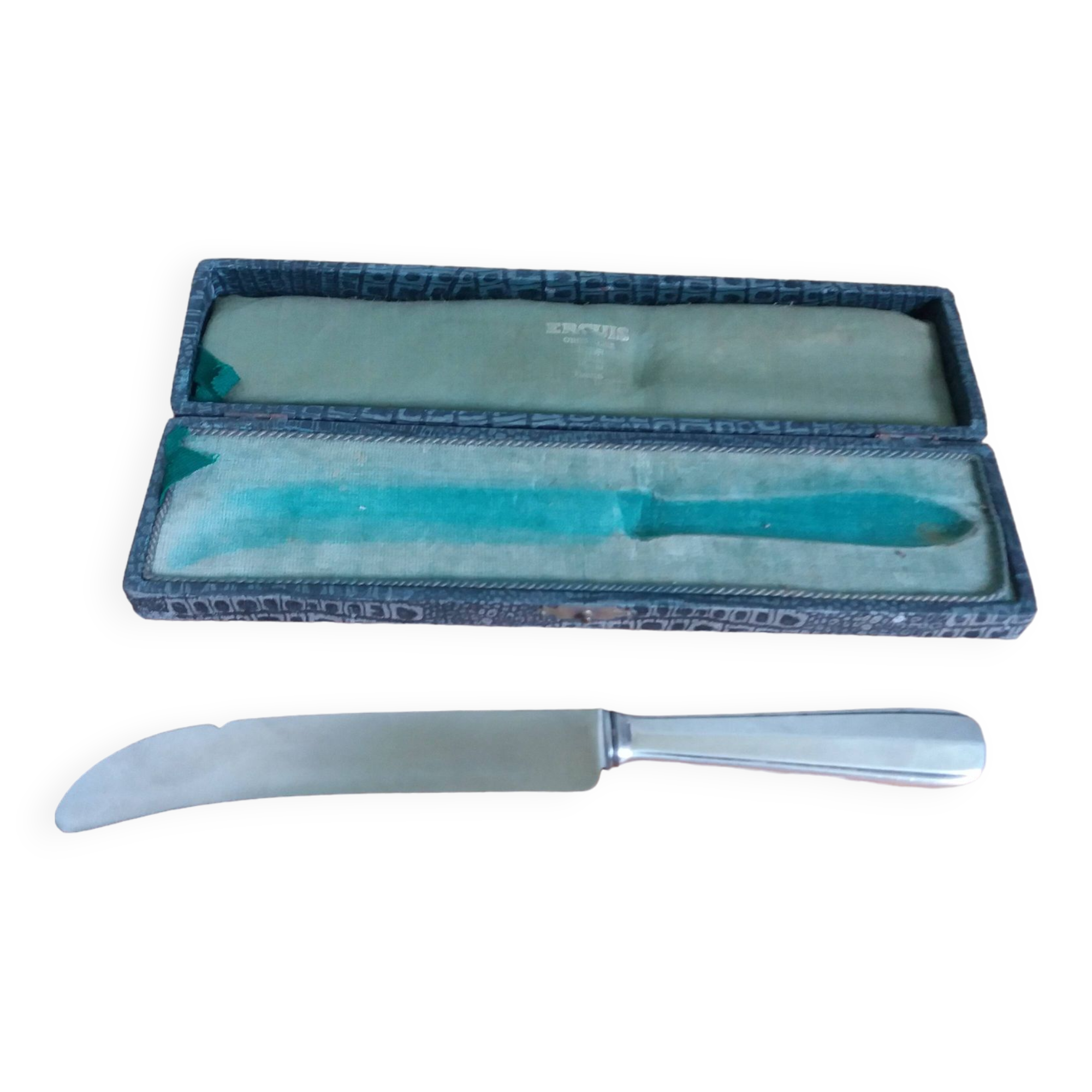 Curved blade serving knife