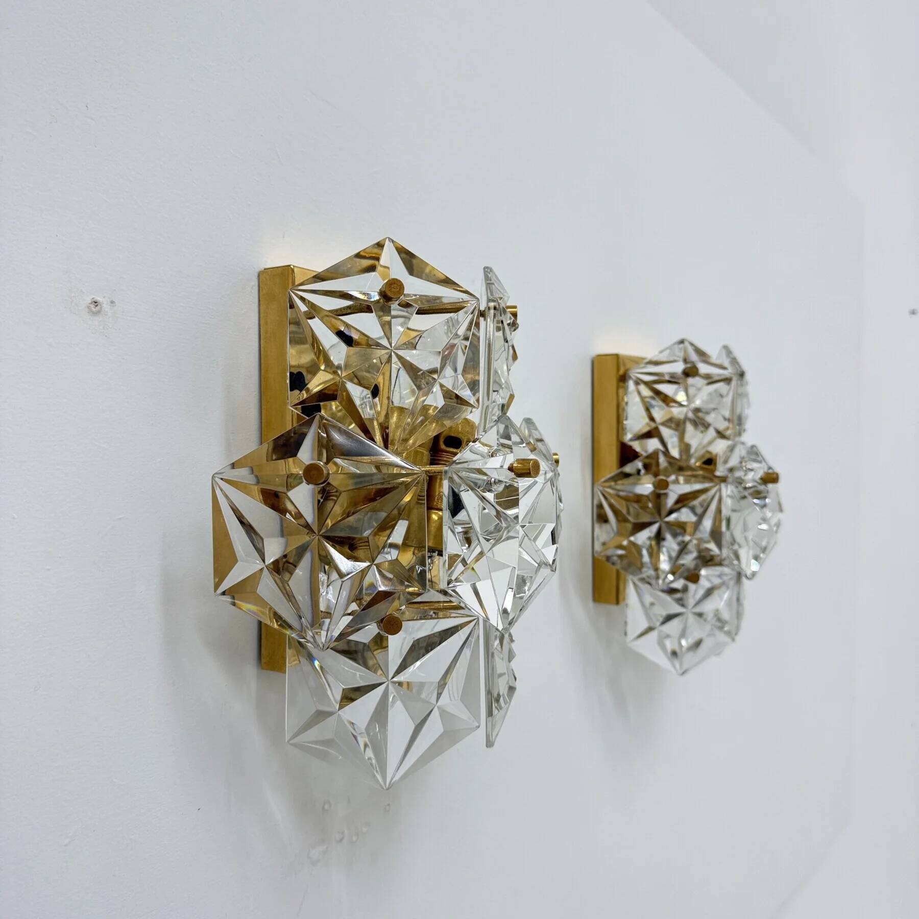Paire d'appliques en cristal de style mid-century par Kinkeldey, Allemagne, années 1970.