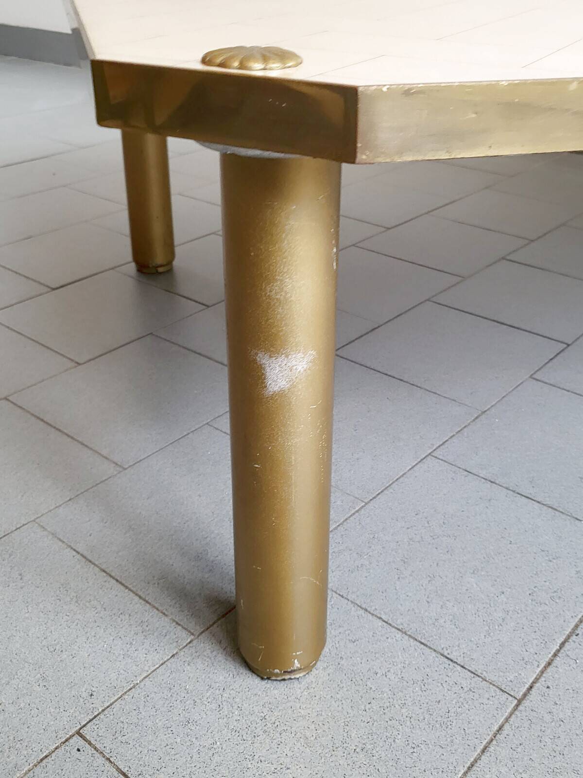 Important vintage italian coffee table 1960 in formica, brass & gold steel