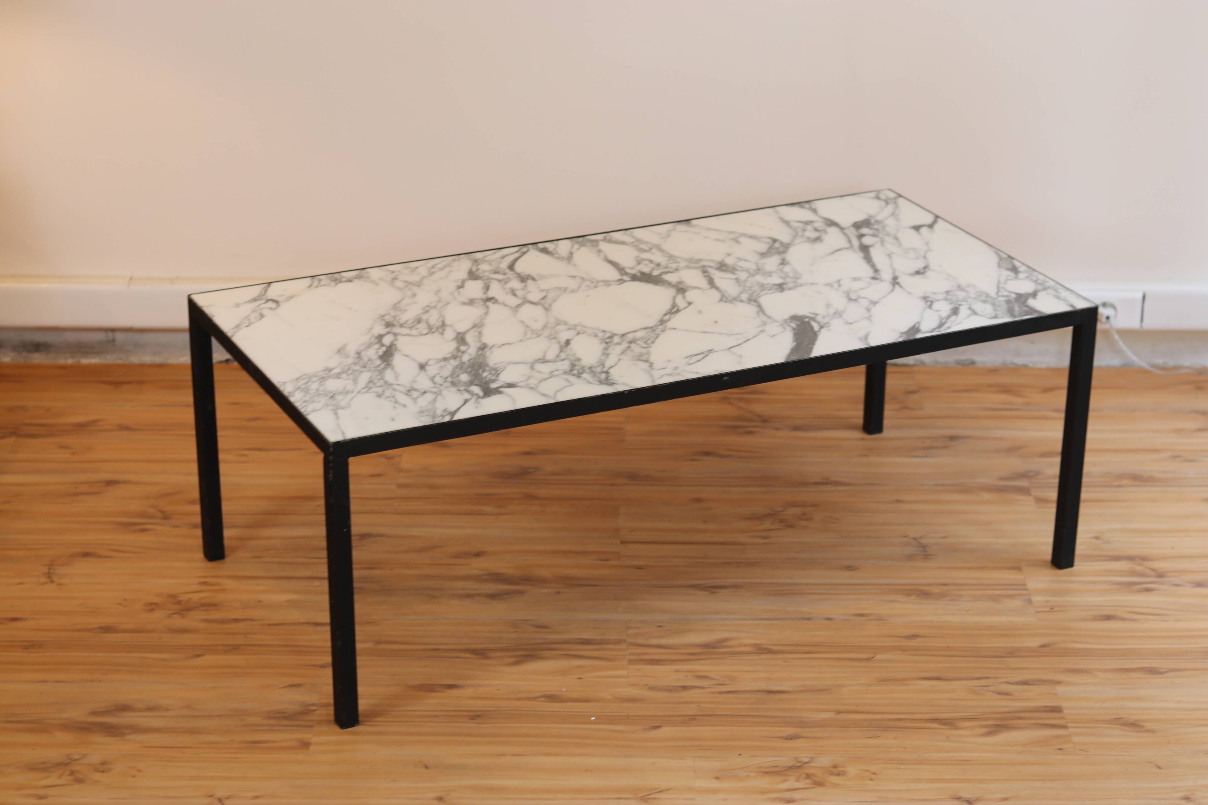 Rectangular coffee table in black lacquered metal and Arabescato marble