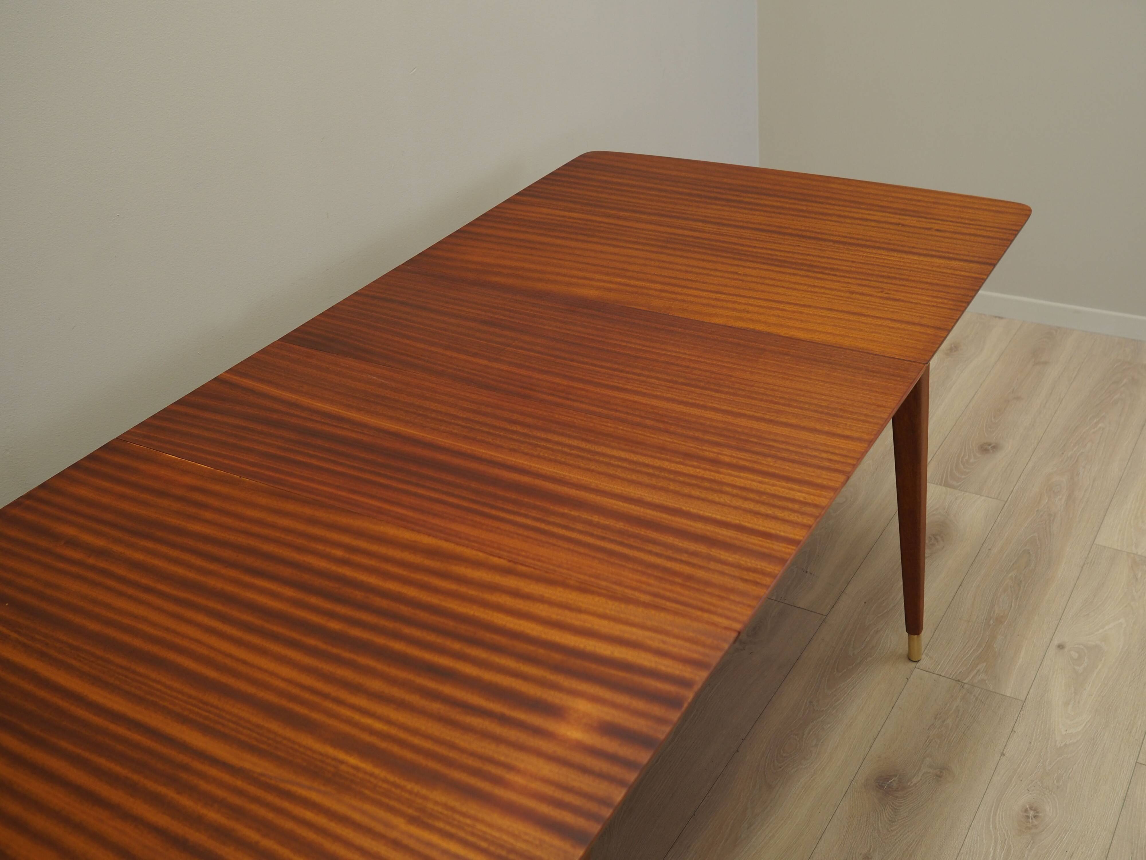 Table en acajou, design danois, années 1970, production : Danemark