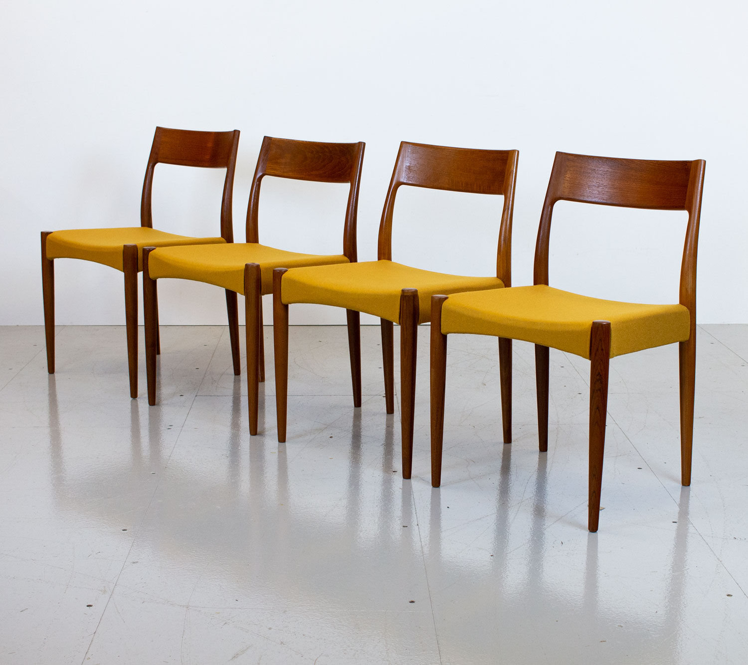 Danish teak model 175 set of 4 dining chairs by Mogens Kold, 1960s