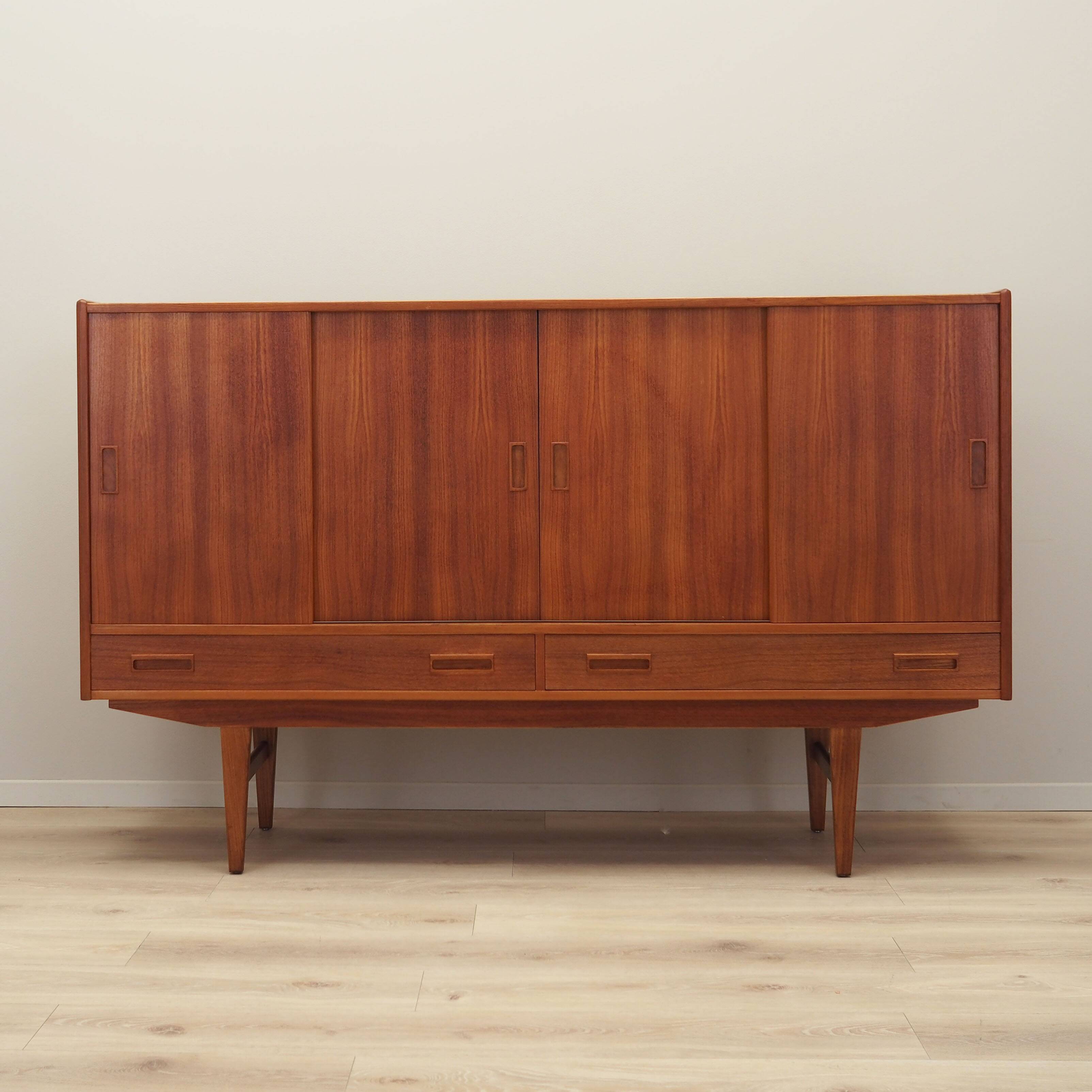Enfilade en teck, design danois, années 1970, fabriqué par Børge Dam