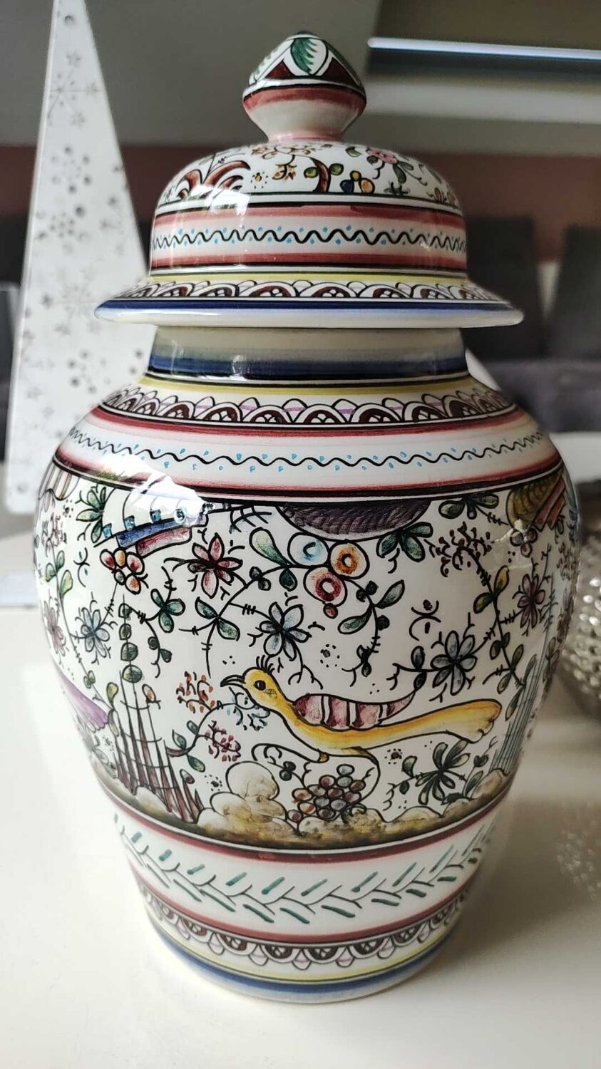 Potiche/ginger pot, tea reproduction xviith museum, art and deco, hand painted signed