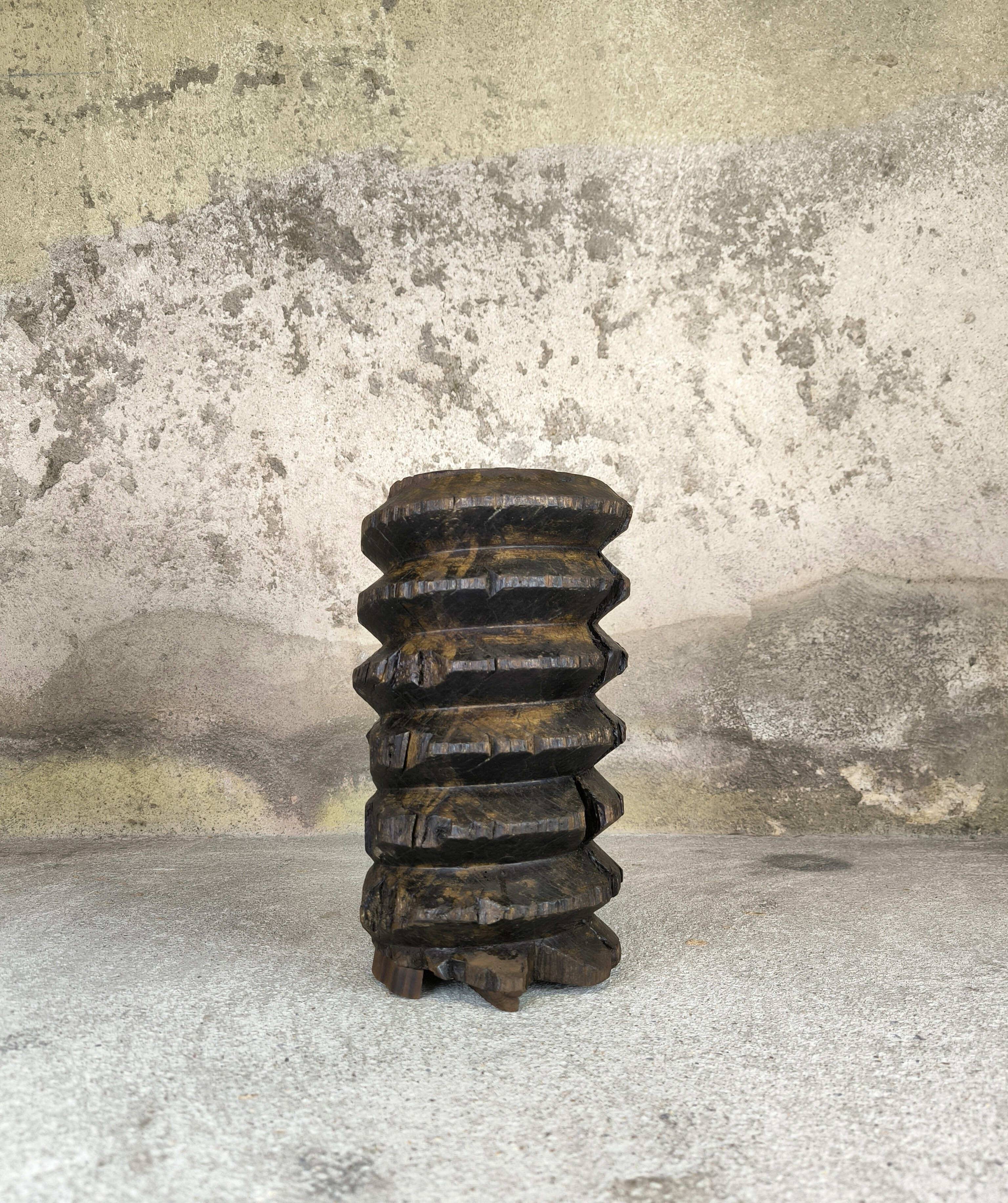 Small vintage press screw saddle