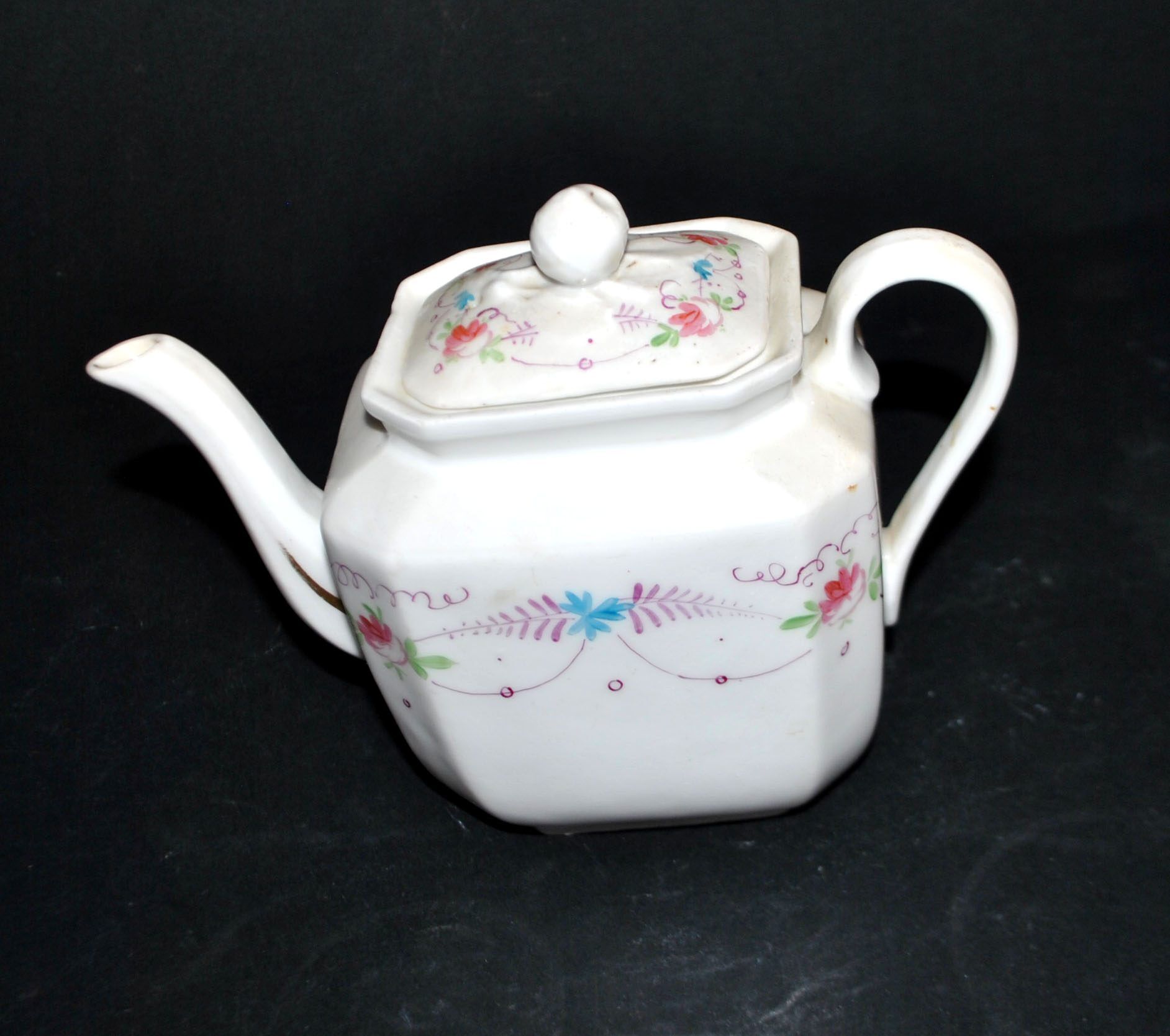 Old Paris porcelain herbal tea pot – hand-painted polychrome decoration, 19th century