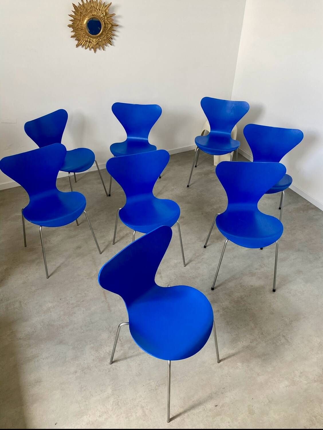 Lot 8 blue chairs series 7 design Arne Jacobsen for Fritz Hansen Denmark vintage