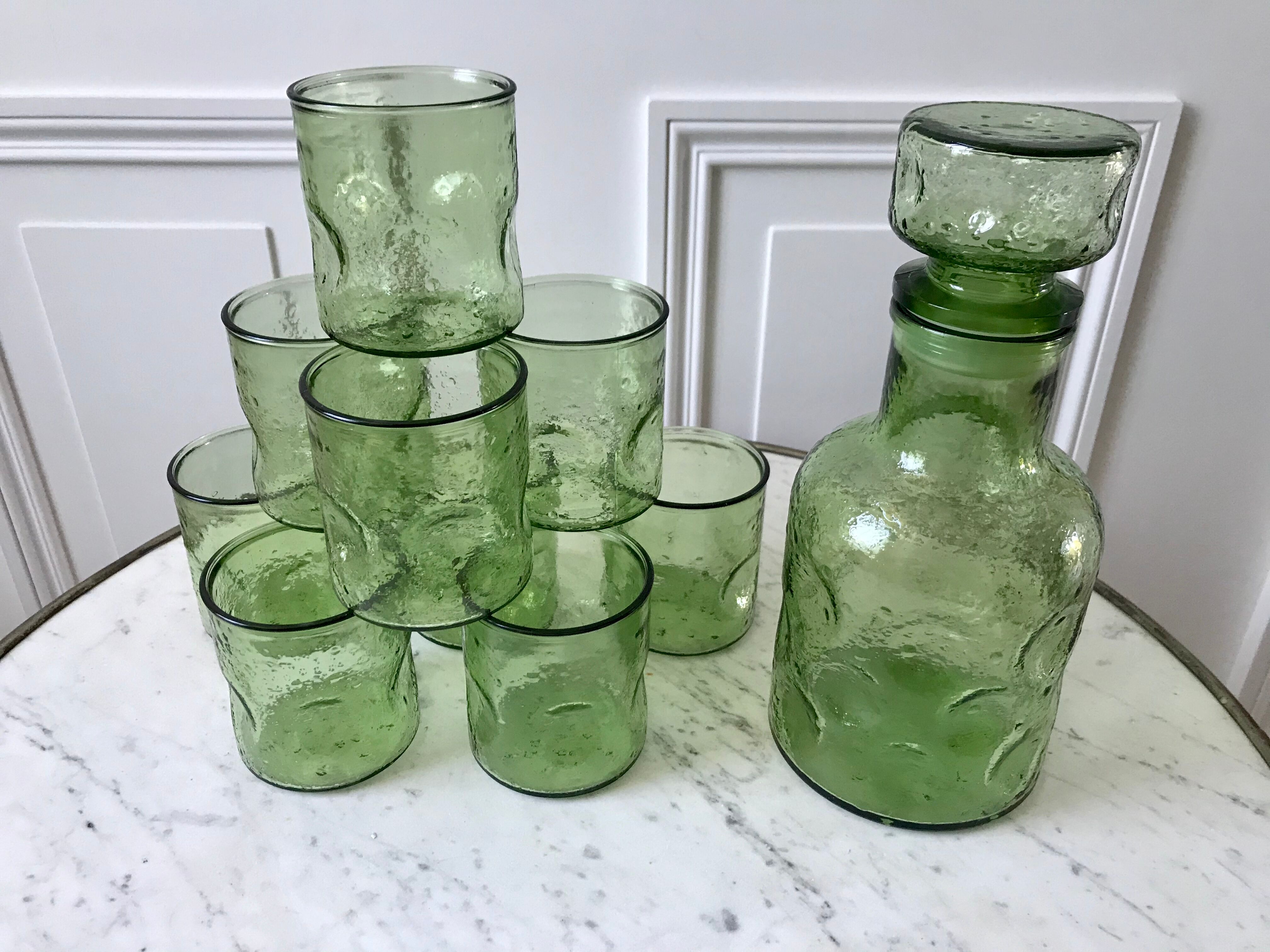 Set of decanter and 9 green glasses in bubbled glass 70s